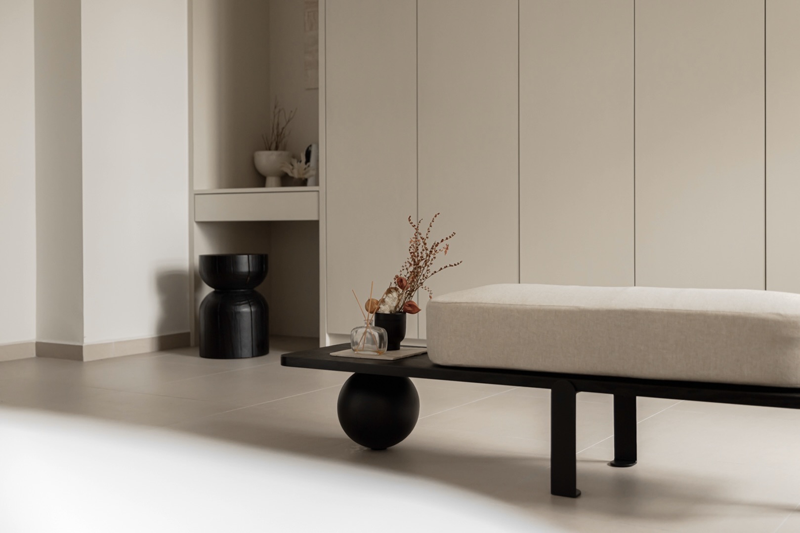 My vanity’s hidden pigeon hole 👀