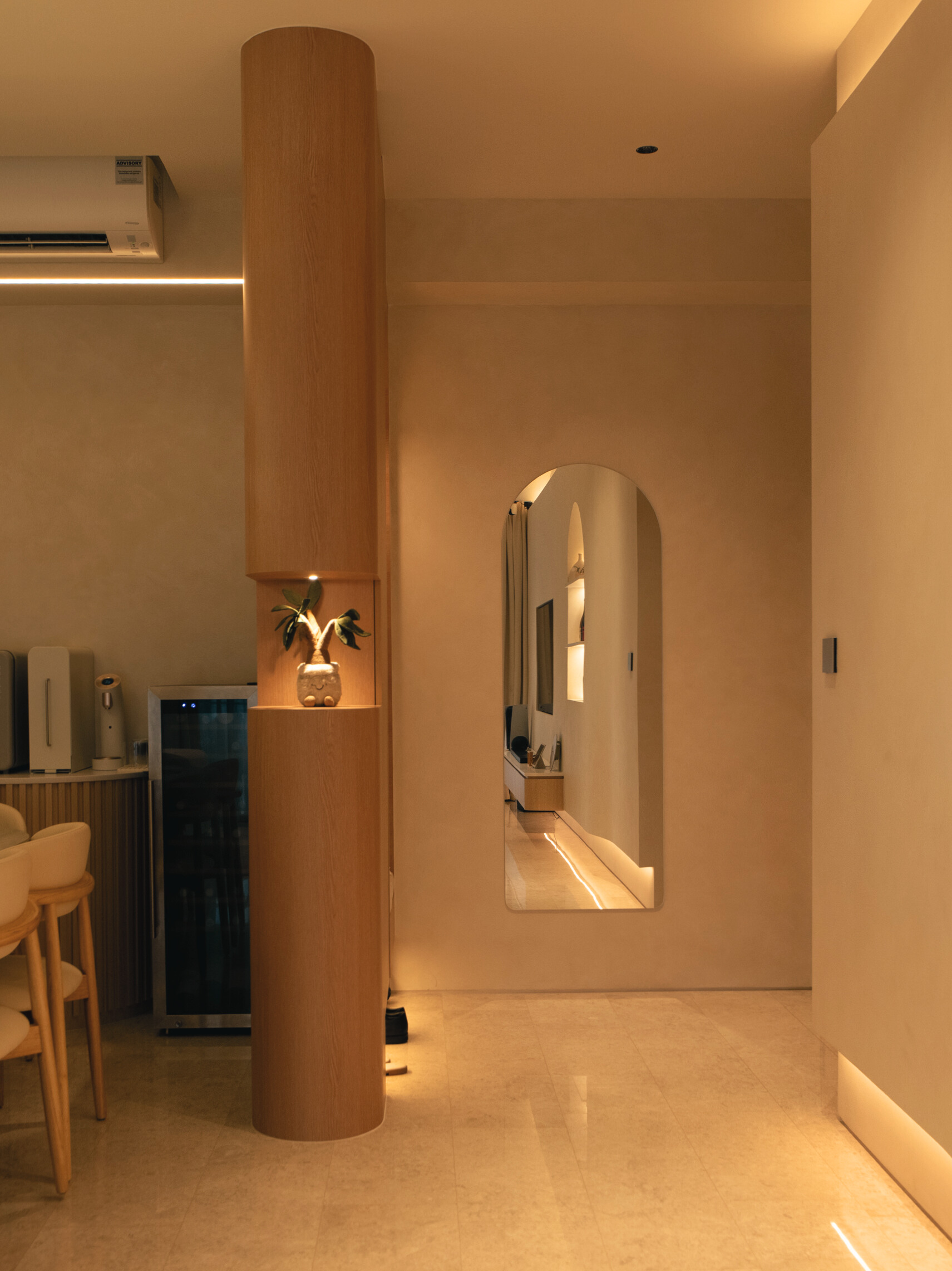 A calming abode of arches and glow