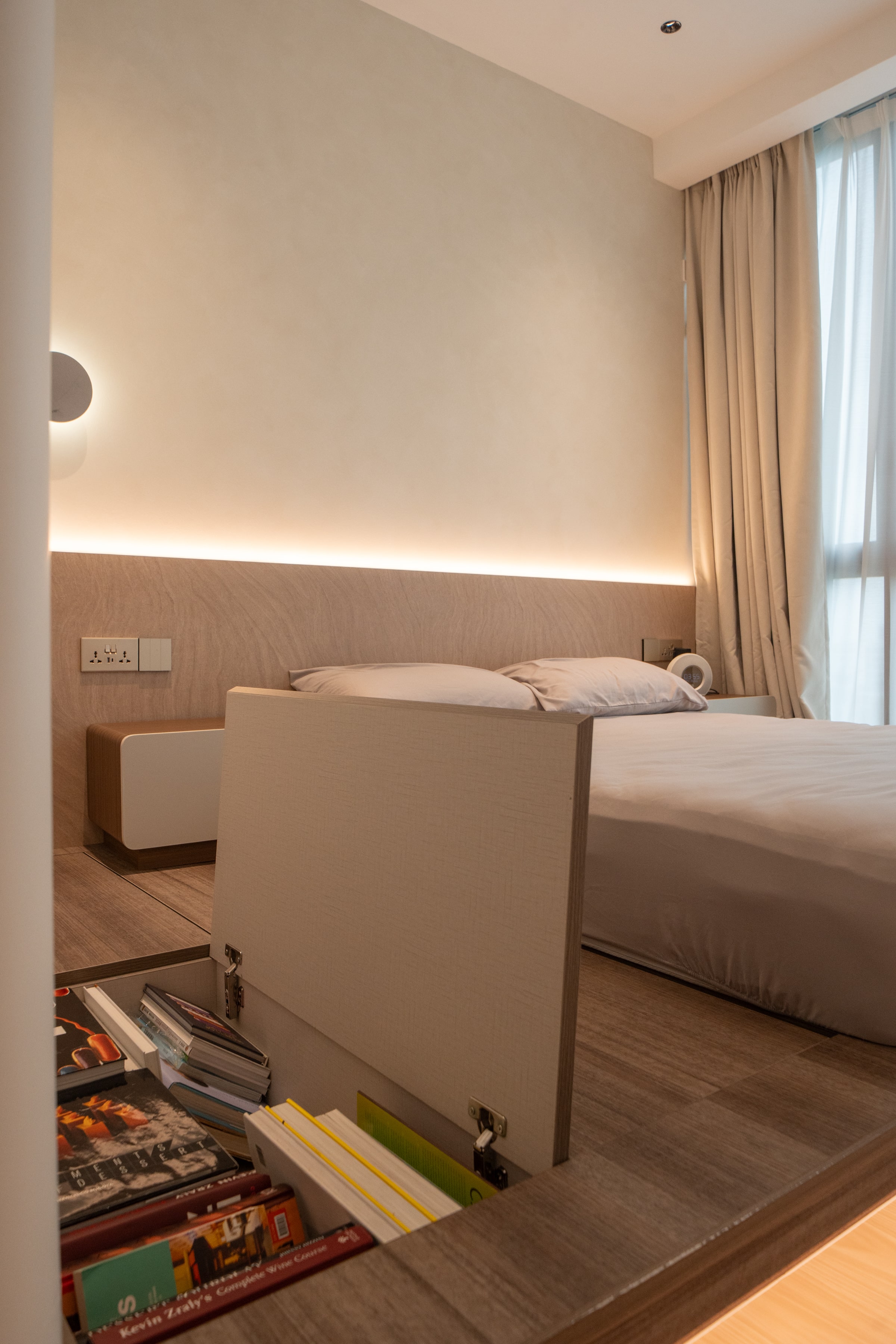 A calming abode of arches and glow