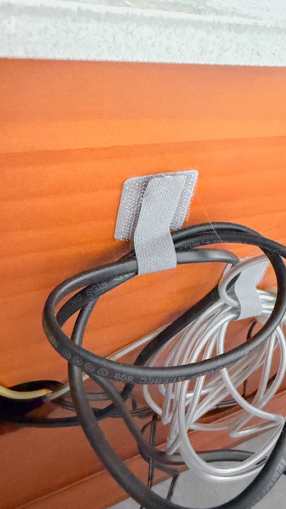 Neaten Your TV Console Area with This ONE TIP  🫰🏻