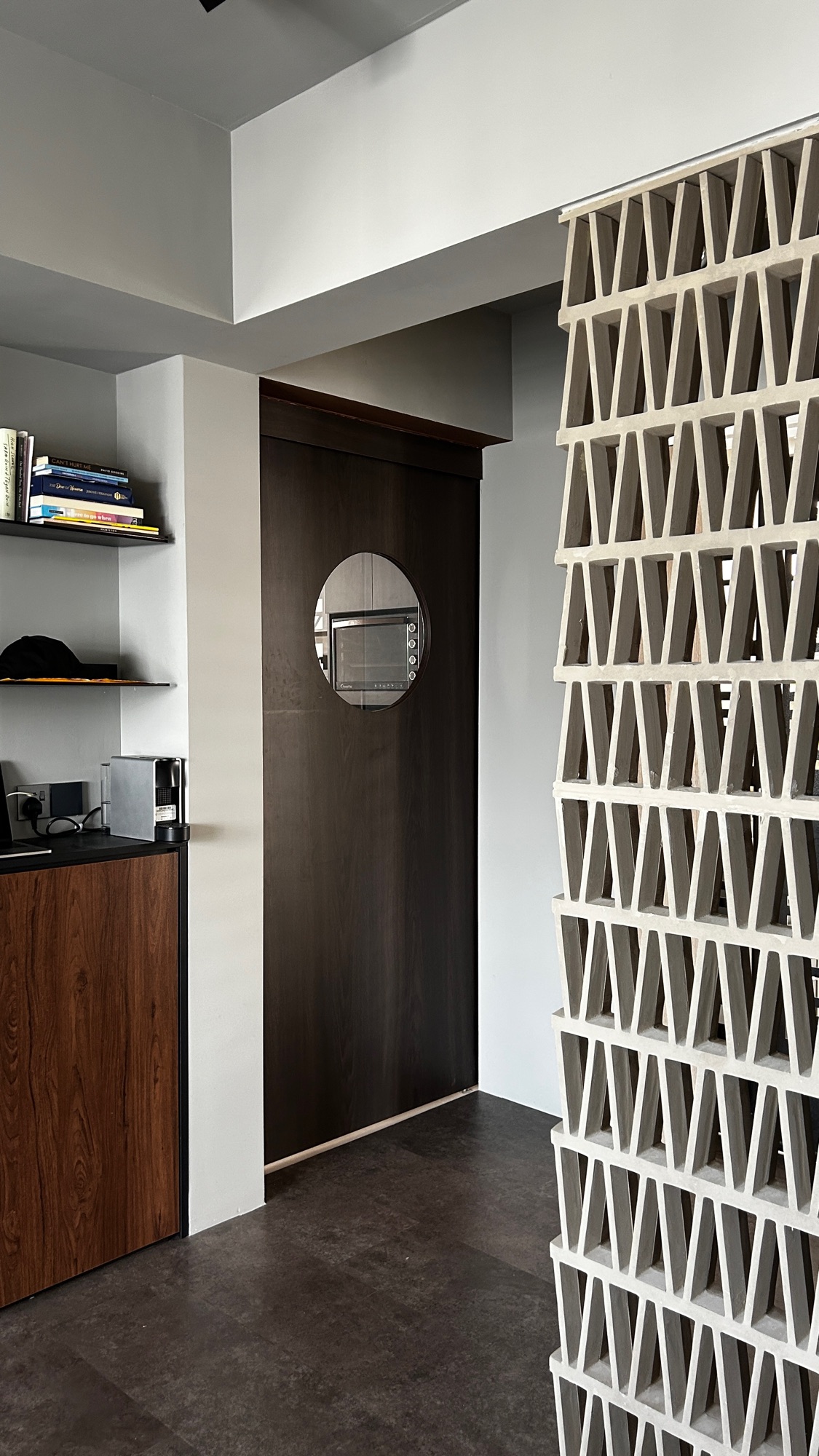 State Sanctuary : A Modern Brutalist Home