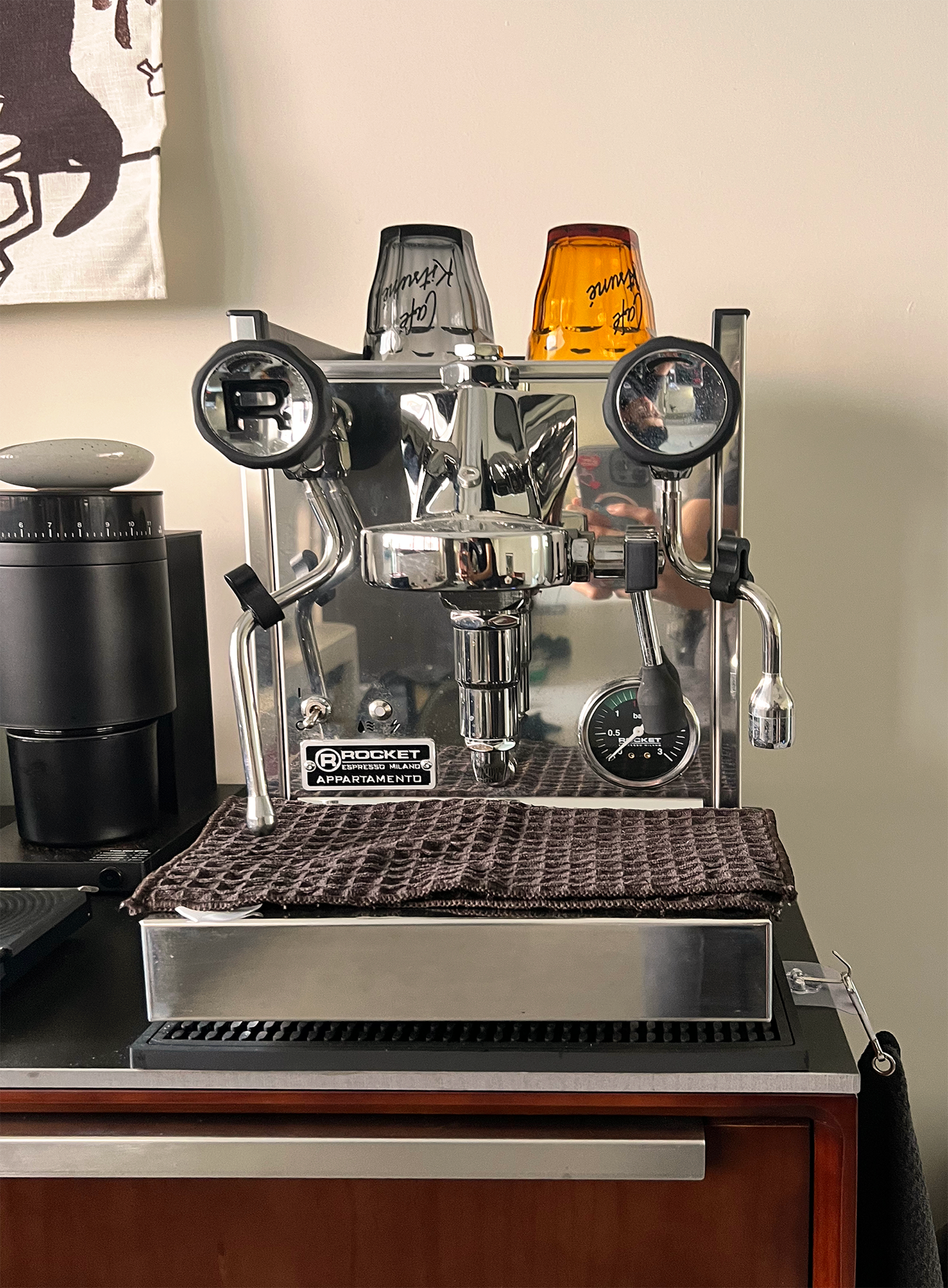 2monkeys built a coffee bar. Dreams = brewed ☕🙈🙉