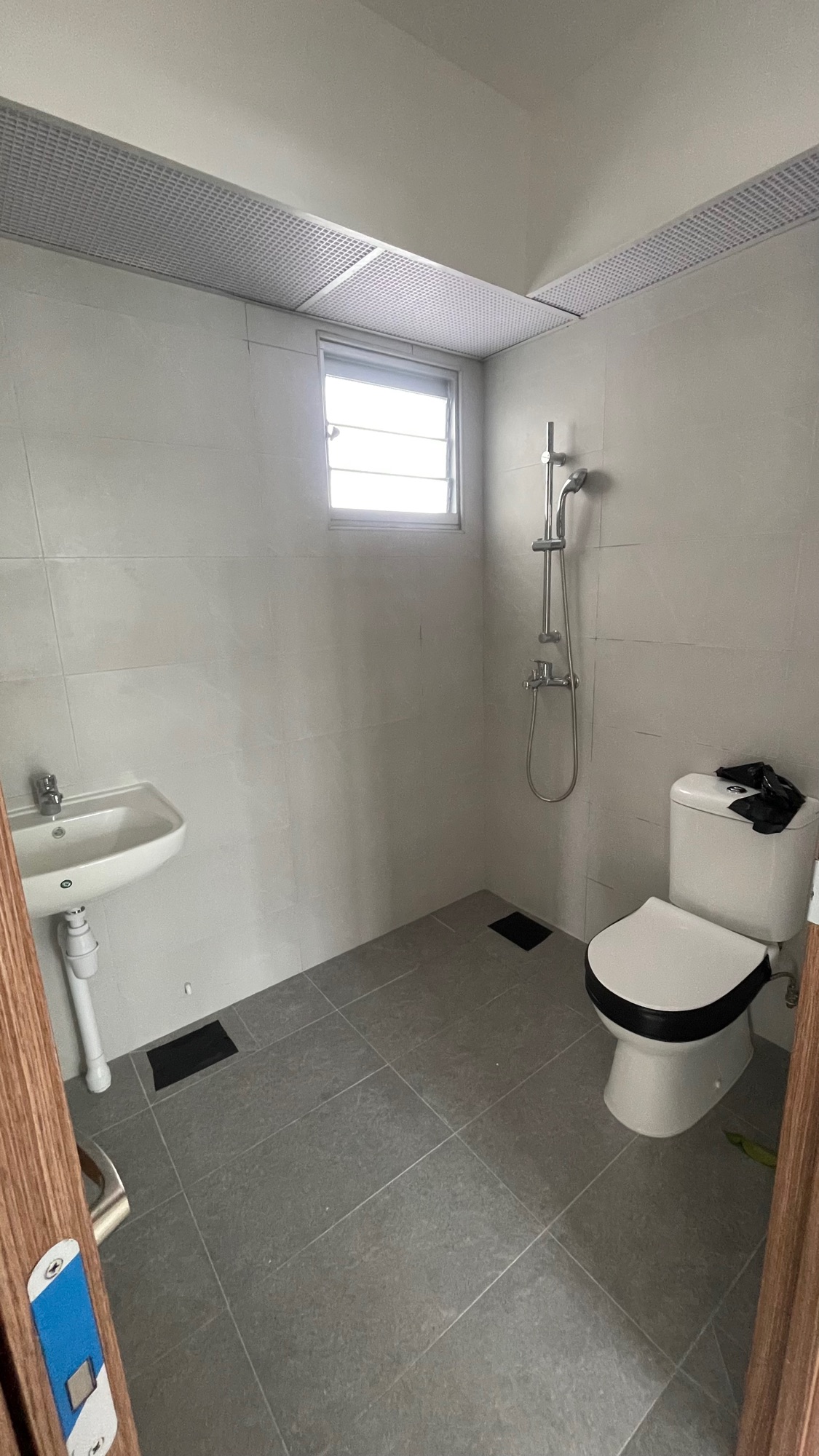 PREVIEW OF OUR 8YO HDB SBF WITH US