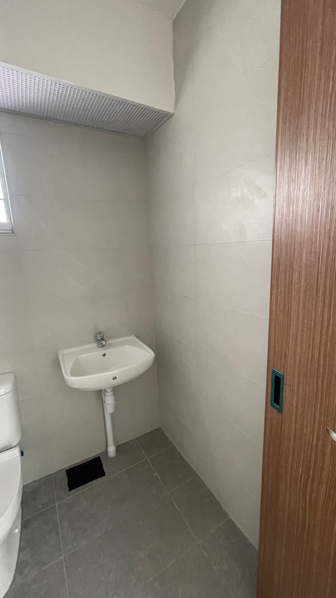 PREVIEW OF OUR 8YO HDB SBF WITH US