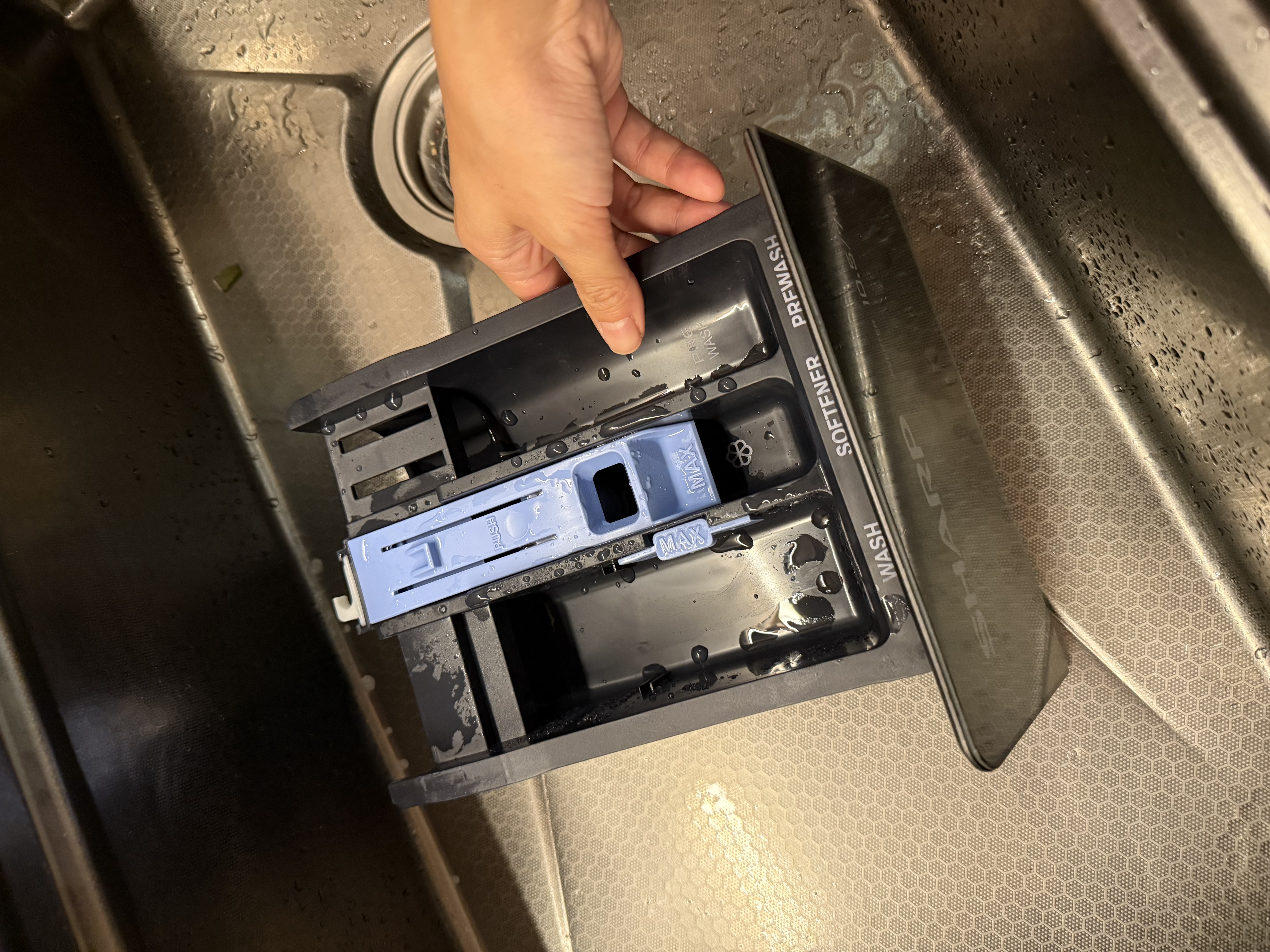 A-sign-to-deep-clean-your-washing-machine