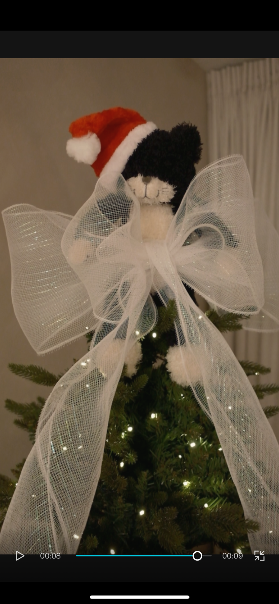 A-minimalist-Christmas-tree-inspired-by-our-cat-🎀