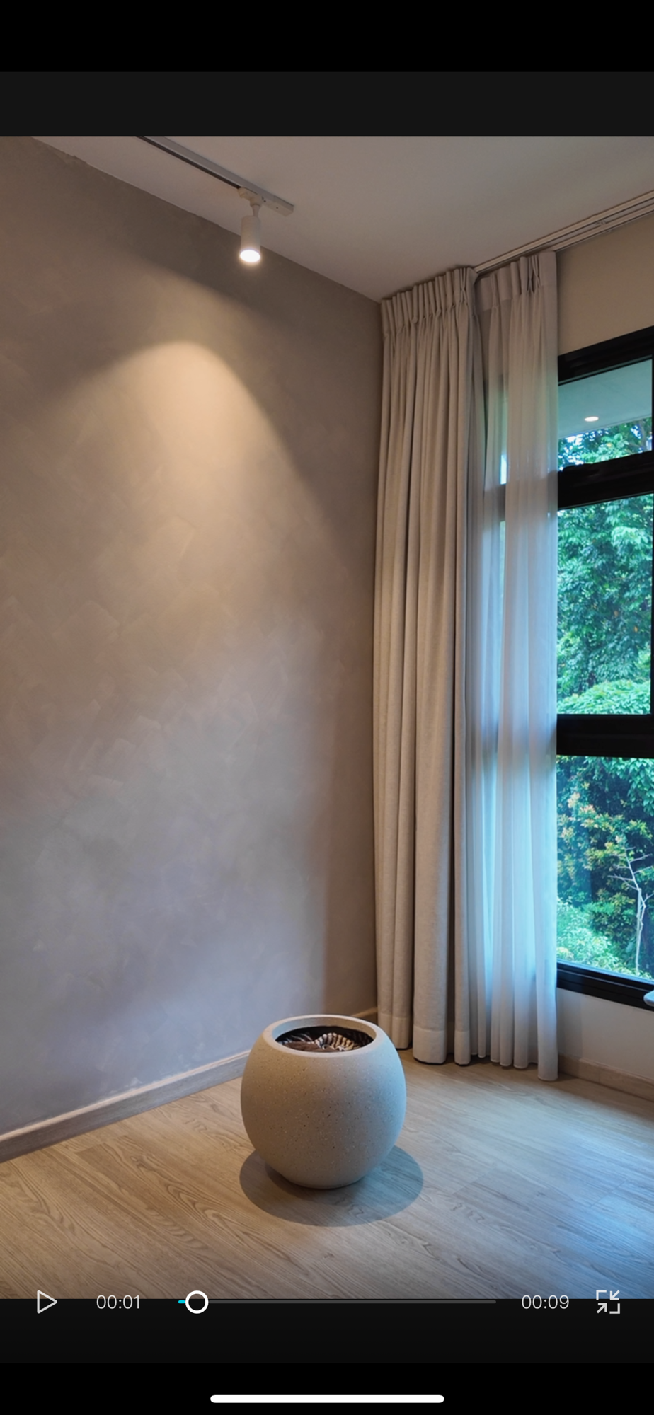 A minimalist Christmas tree inspired by our cat 🎀