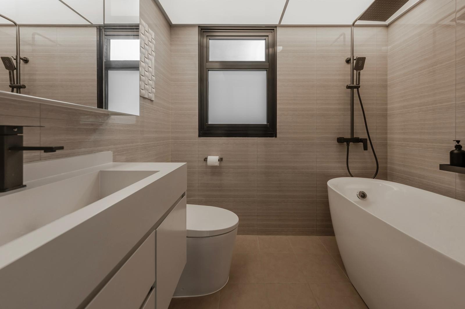 Tour of master bathroom with bathtub🛁