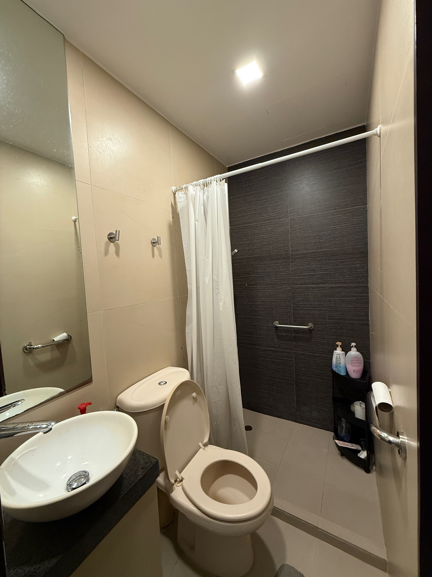 3 generations living under the same roof 🏠