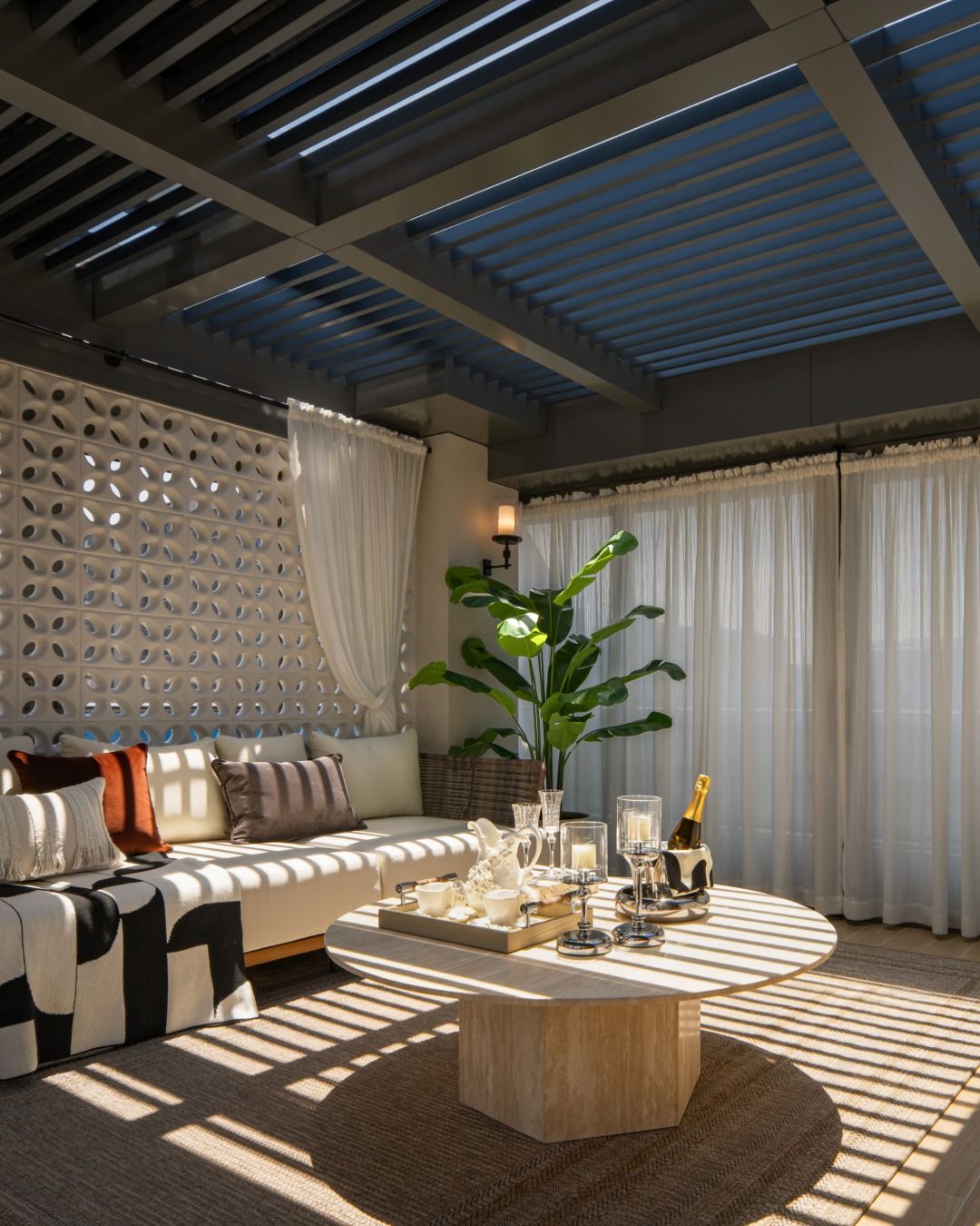 Luxurious & modern home design