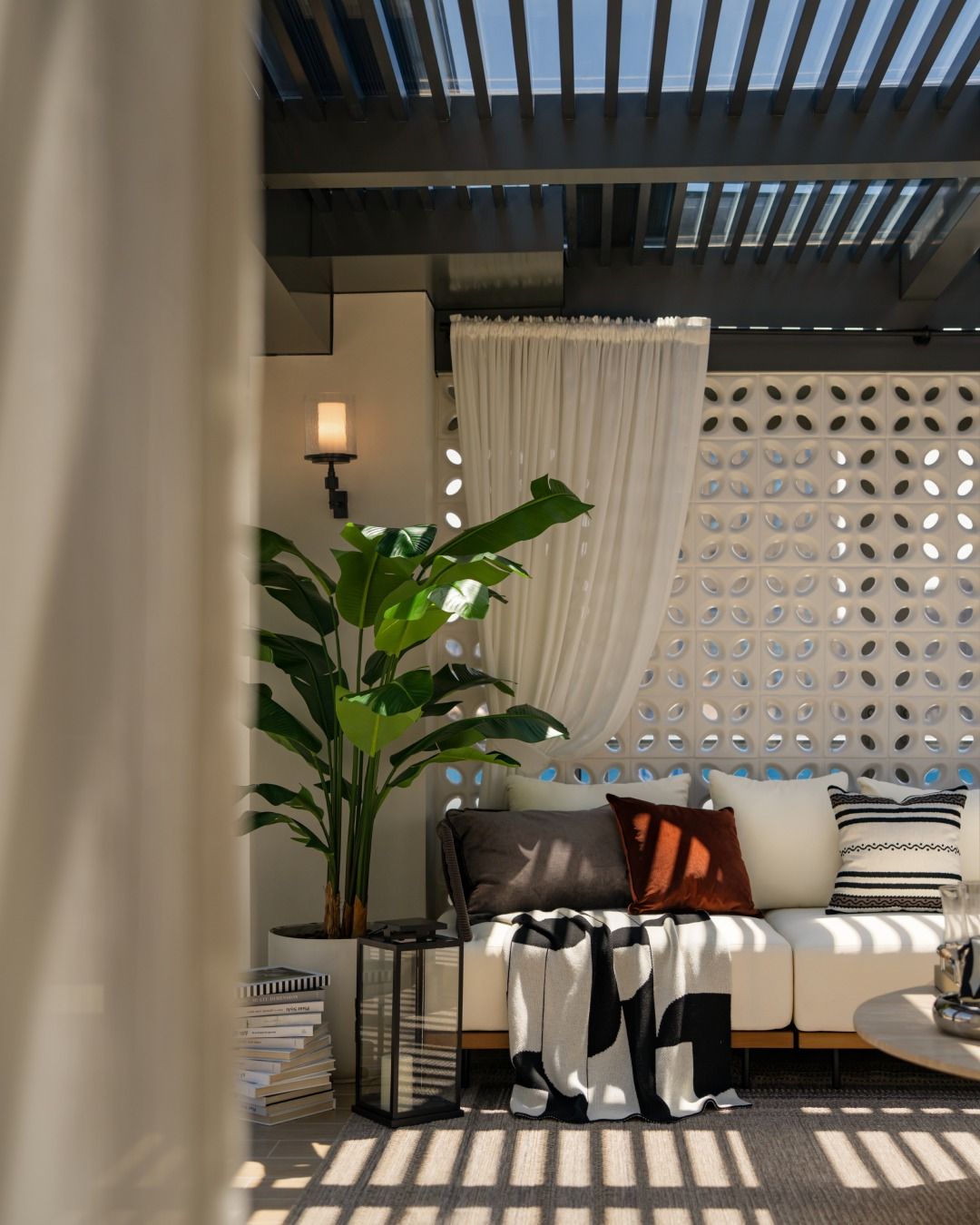 Luxurious & modern home design