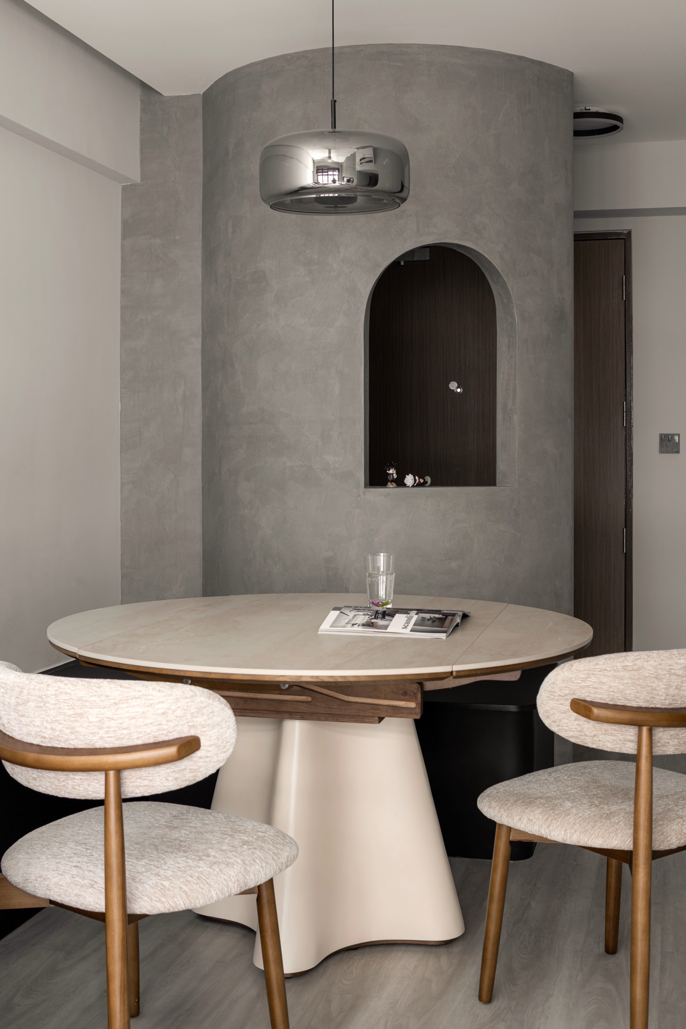 Monochrome-confidence-meets-Modern-Minimalism-⚫️⚪️