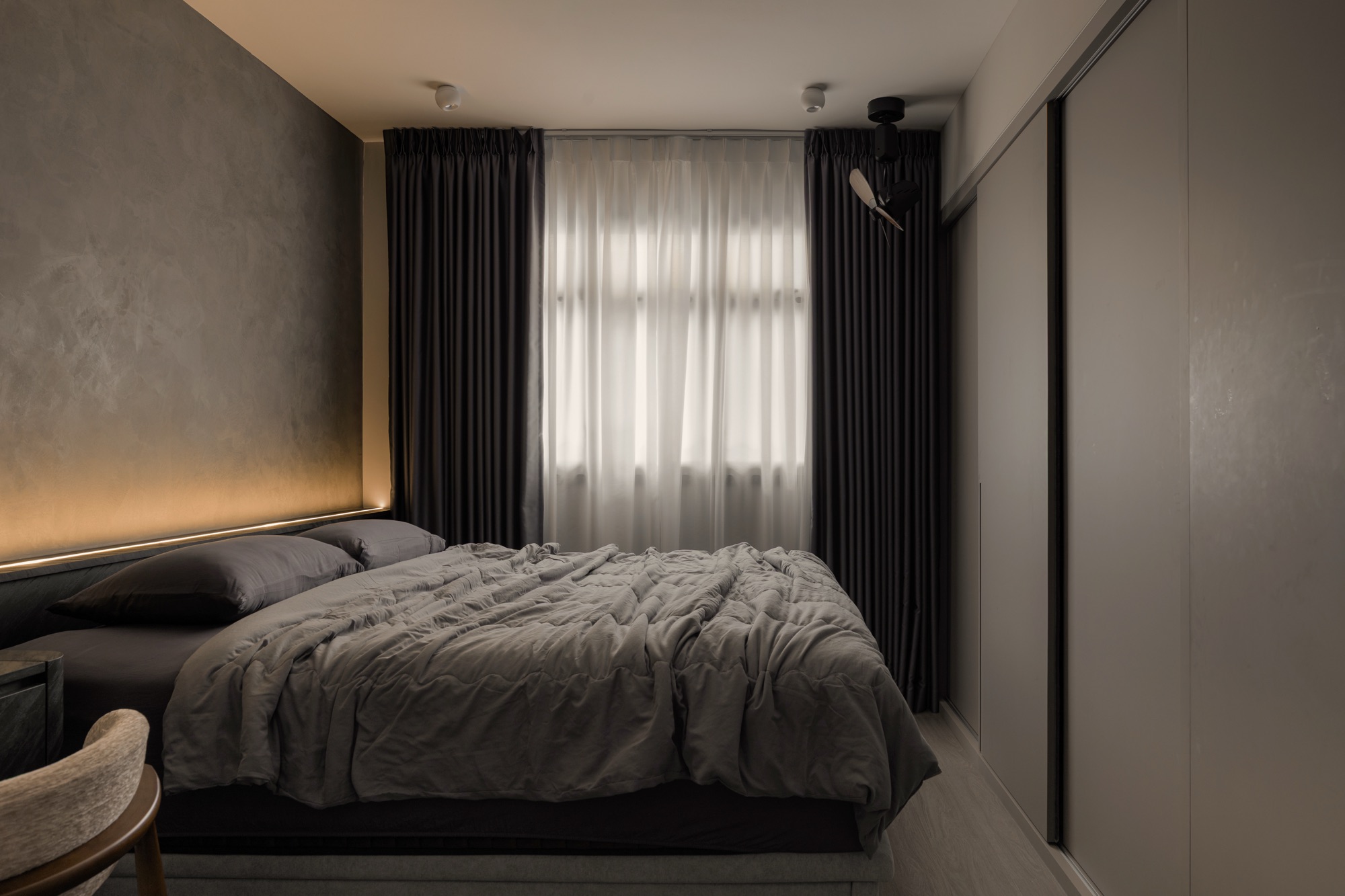 Monochrome confidence meets Modern Minimalism ⚫️⚪️