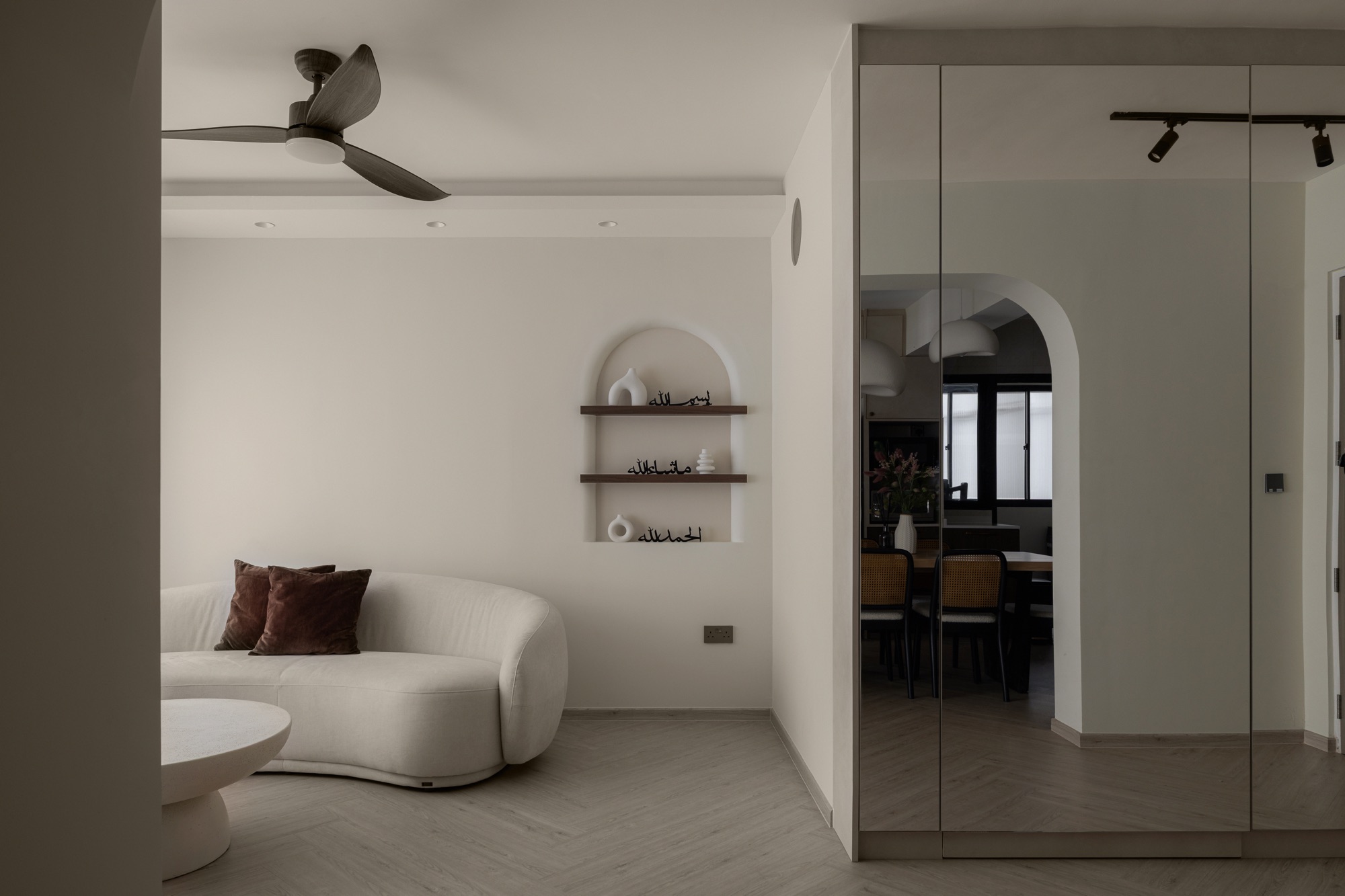 Capture the coziness of Scandinavian living 🛋️