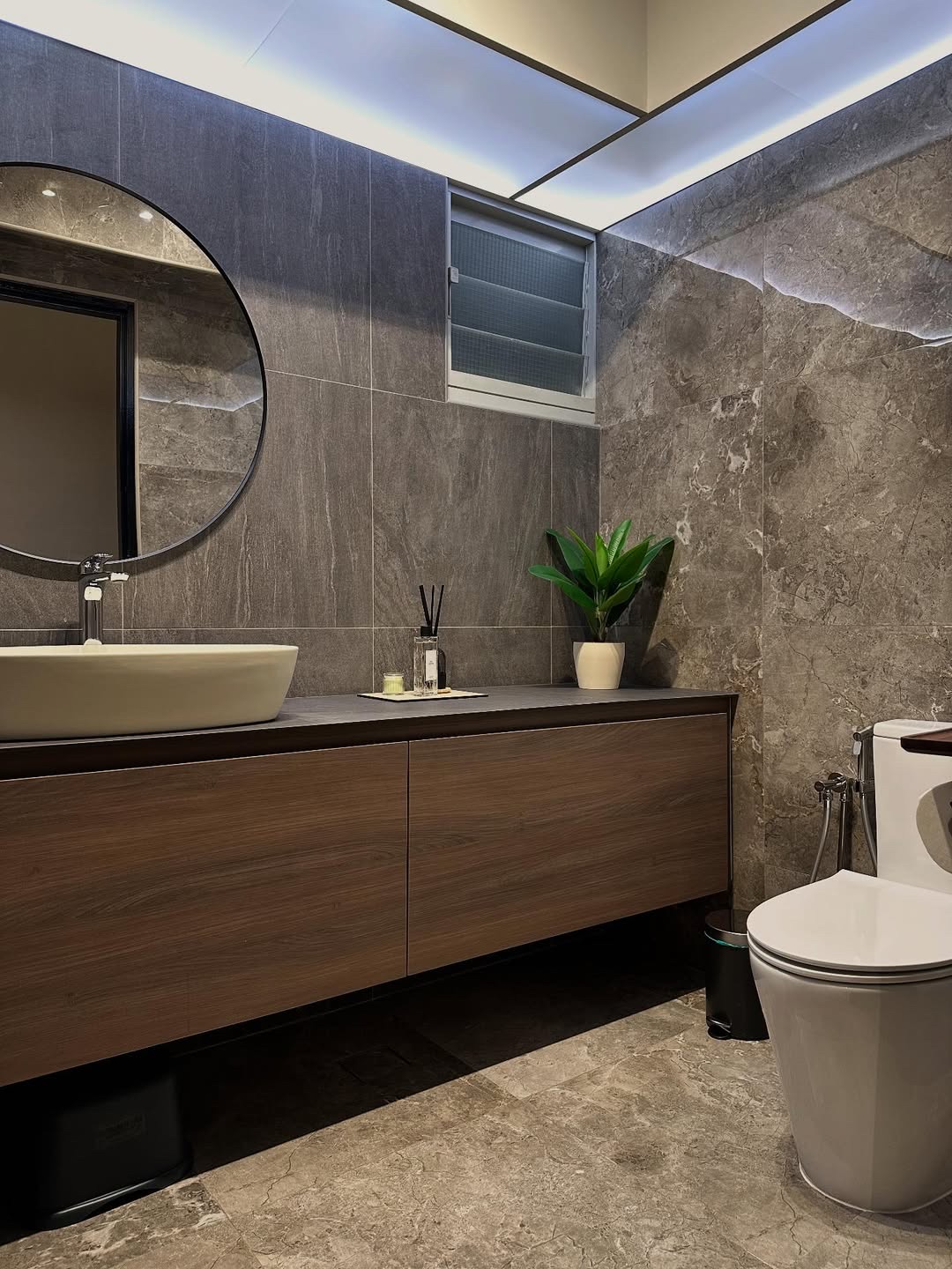 Common-Toilet-Makeover-|-Hotel-Inspired-Living