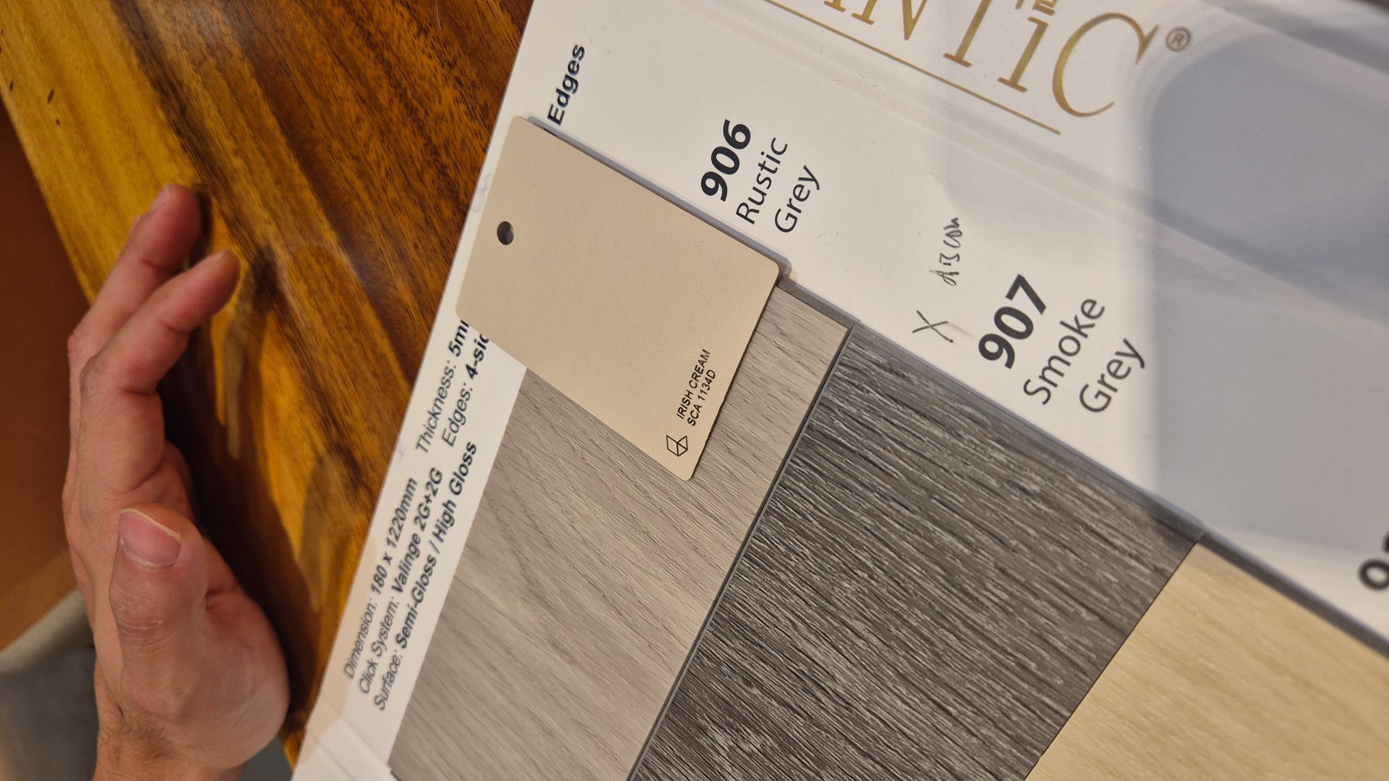 Choosing of carpentry colors