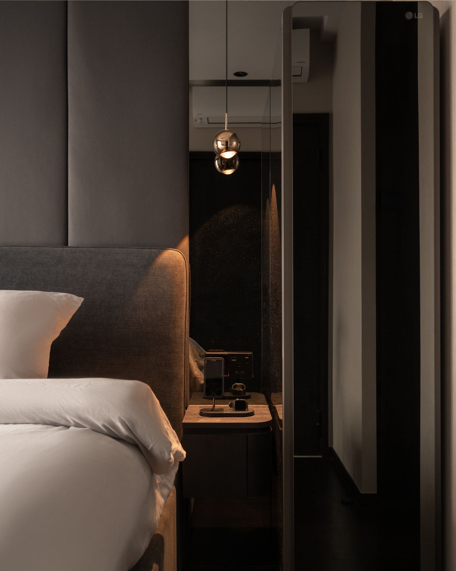 They wanted a dark and sexy place !