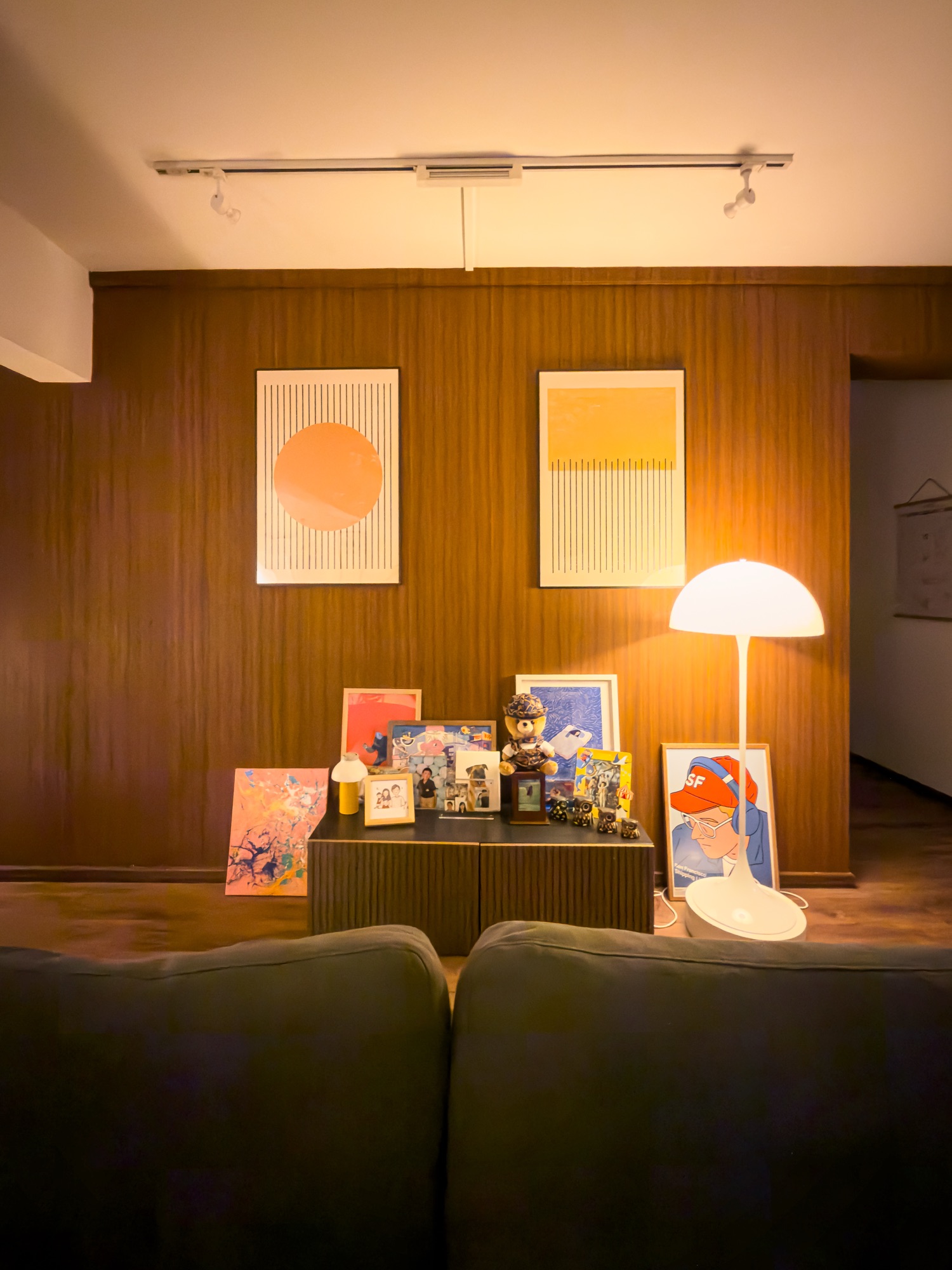 A quick look at the good and the not-so-good of wall coverings.