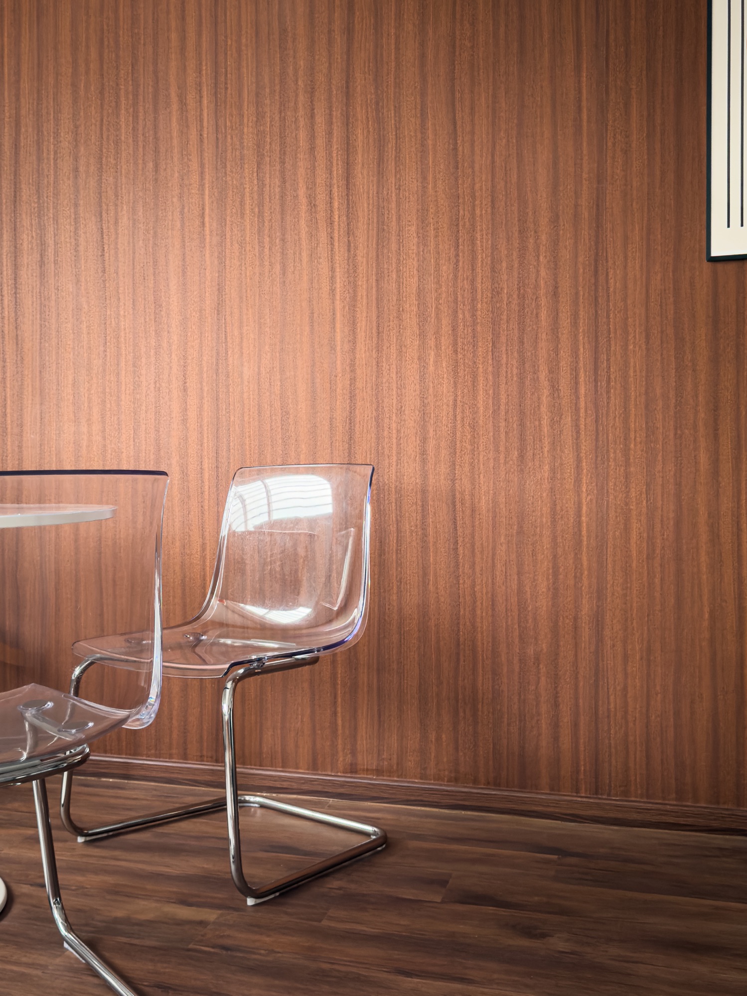 A quick look at the good and the not-so-good of wall coverings.