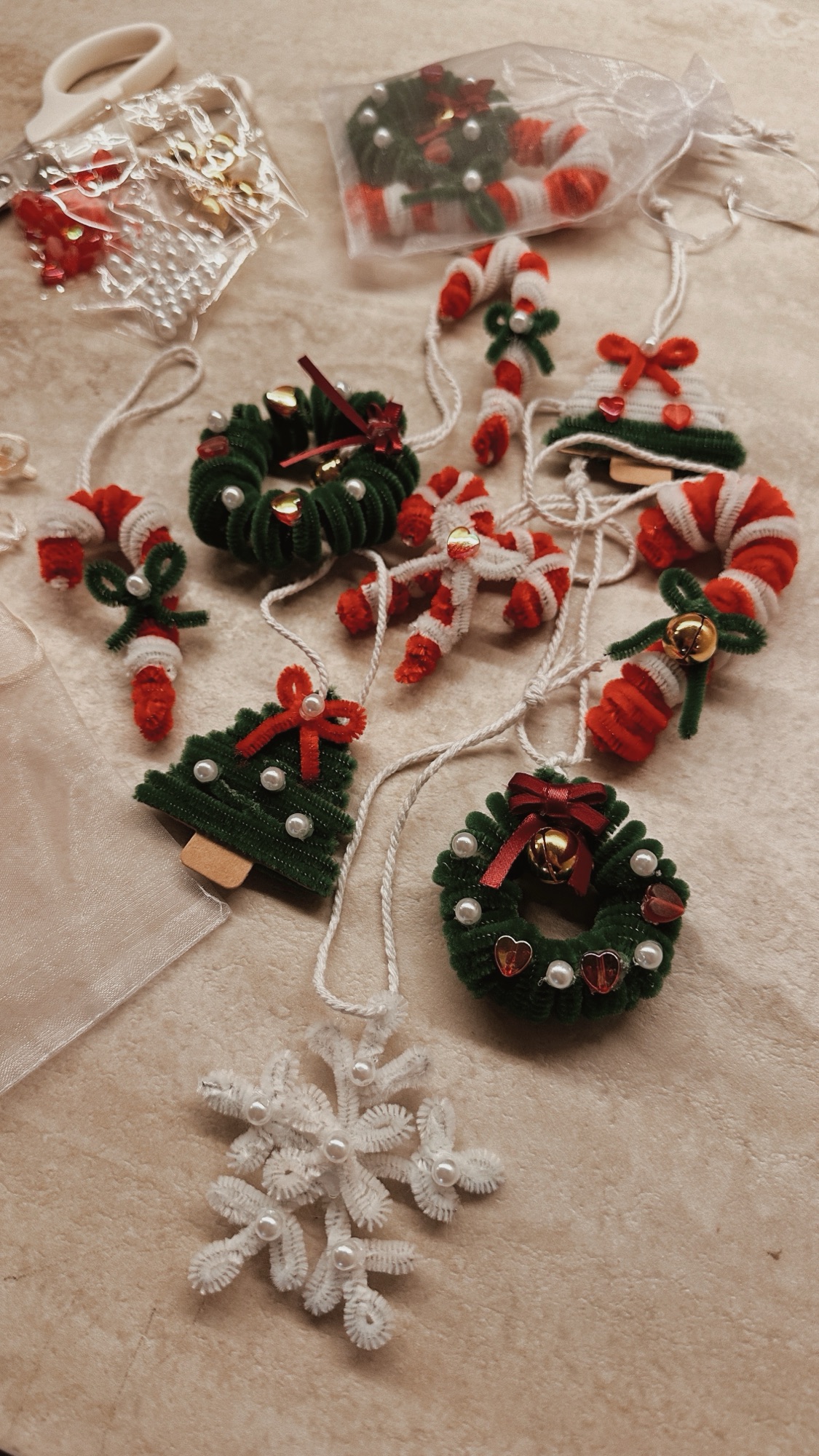 DIY-Christmas-Decors—Adding-a-touch-of-festive-to-your-house-🎄✨