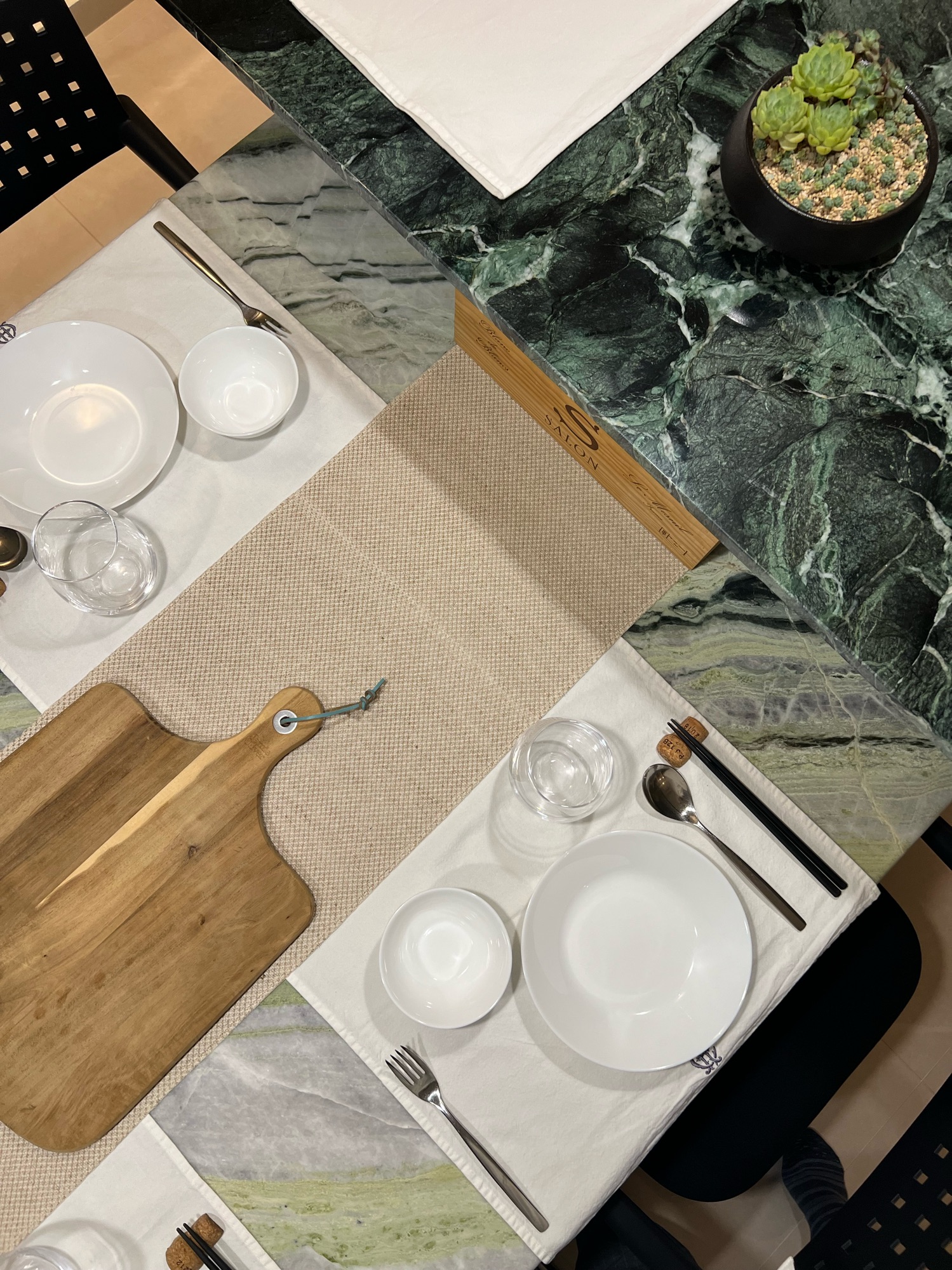 We designed a home bar and invited professionals to feedback!