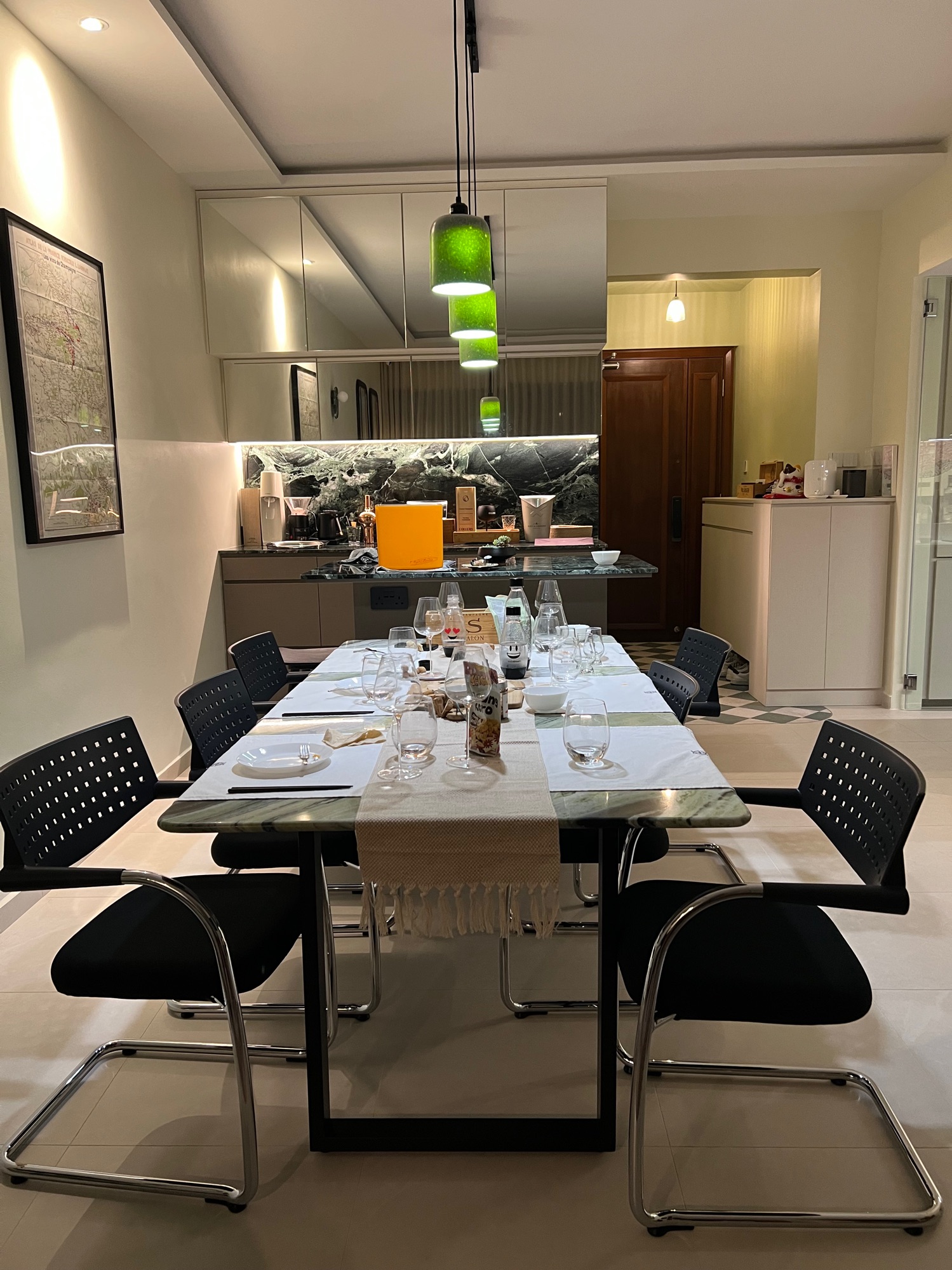 We designed a home bar and invited professionals to feedback!