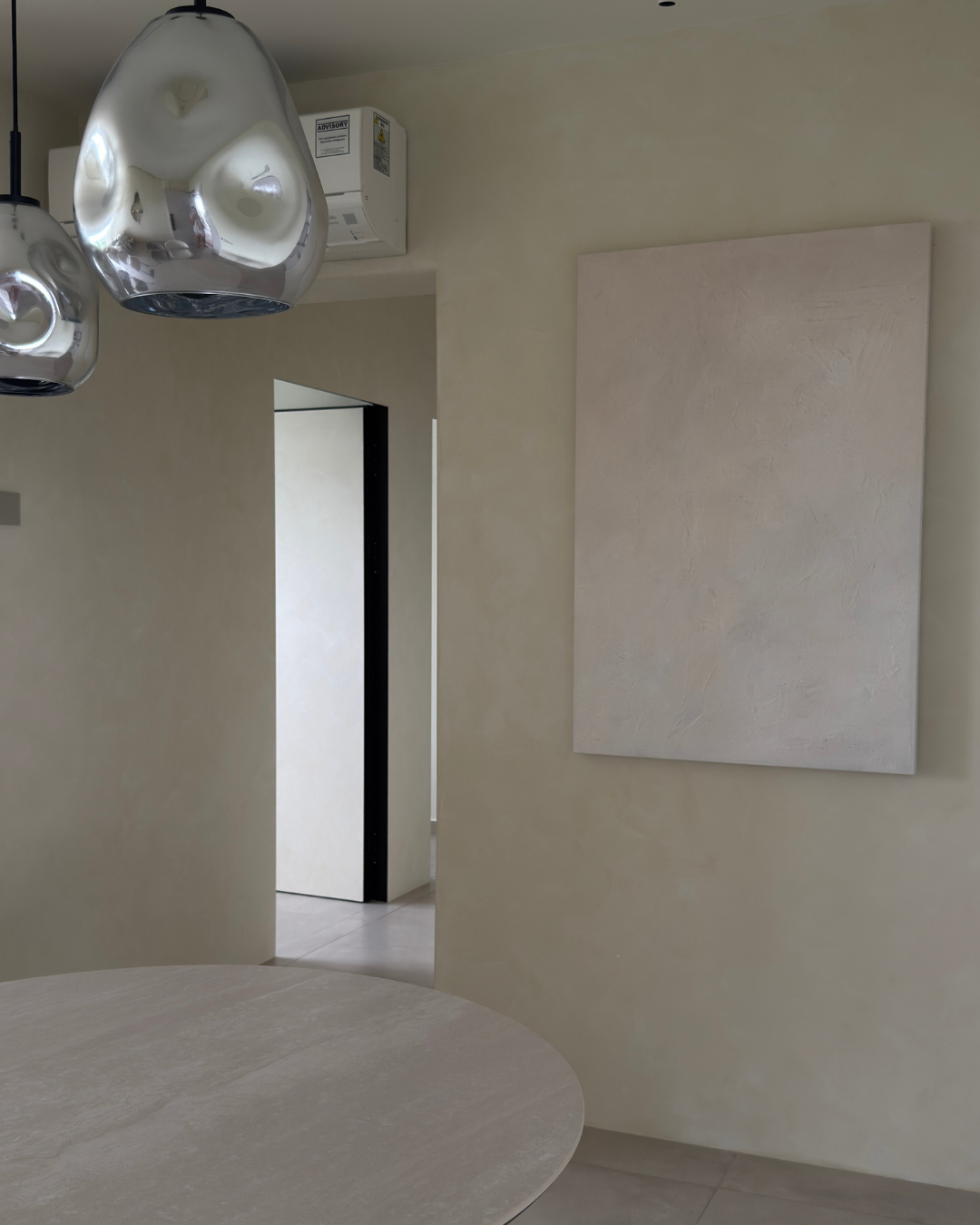 Simple Wall Art That Feels Expensive (But Isn’t)