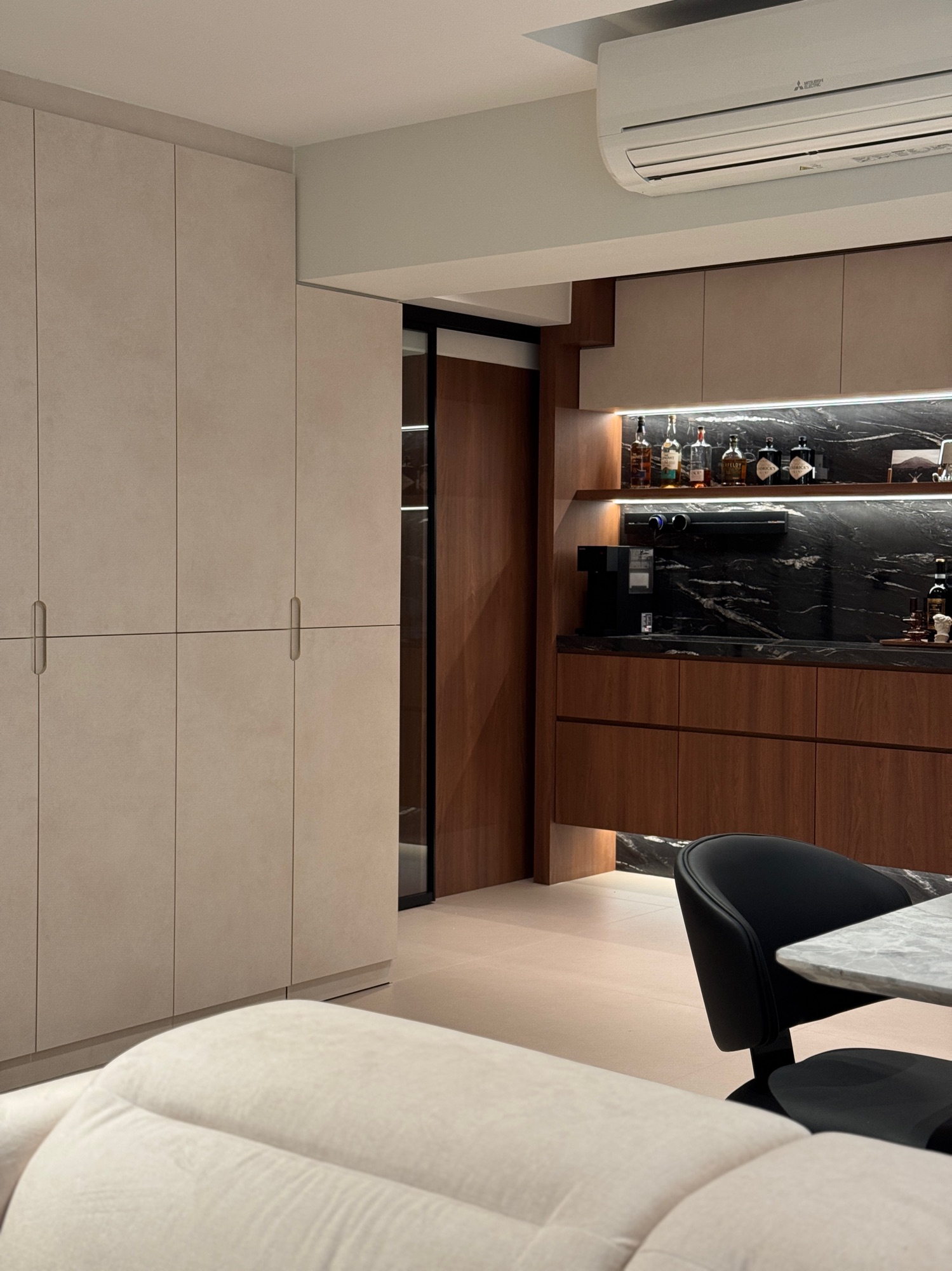 Introducing part of our space that we share with our pet cat 💖🐈‍⬛