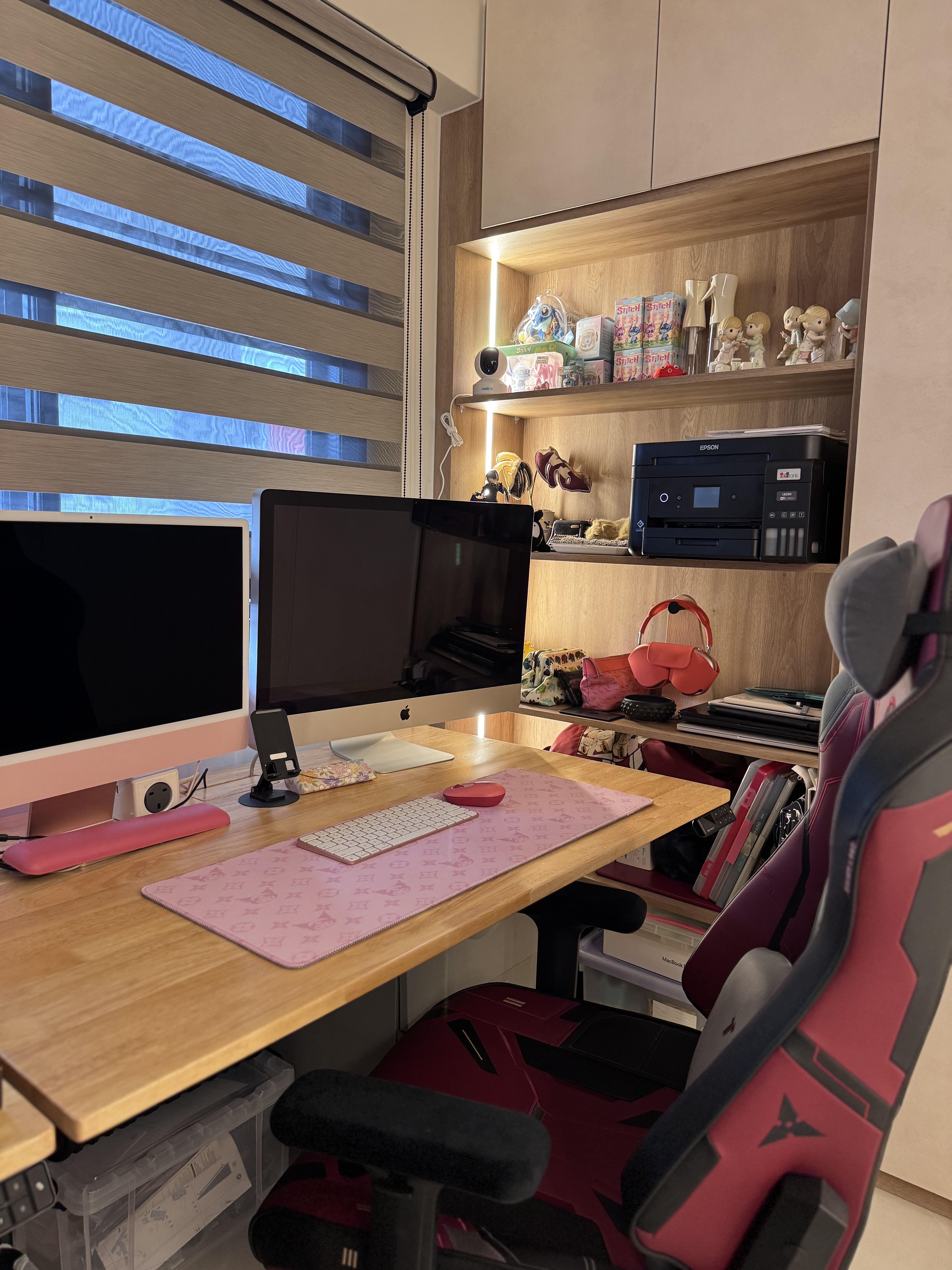 a quiet altar-led study room for daily life