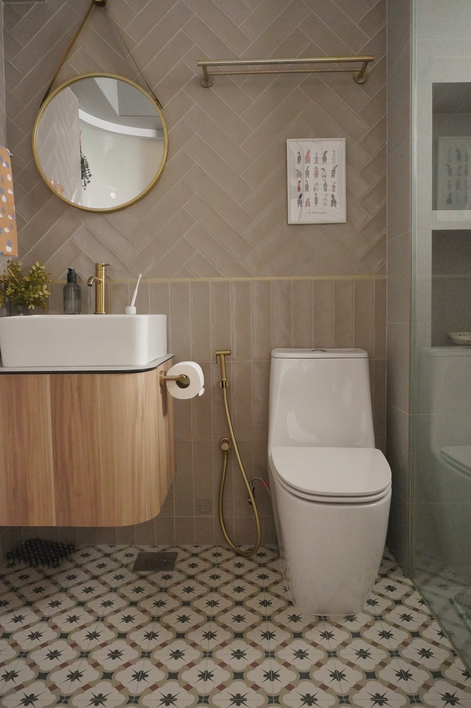 Pops of Color in Our Neutral Modern Farmhouse