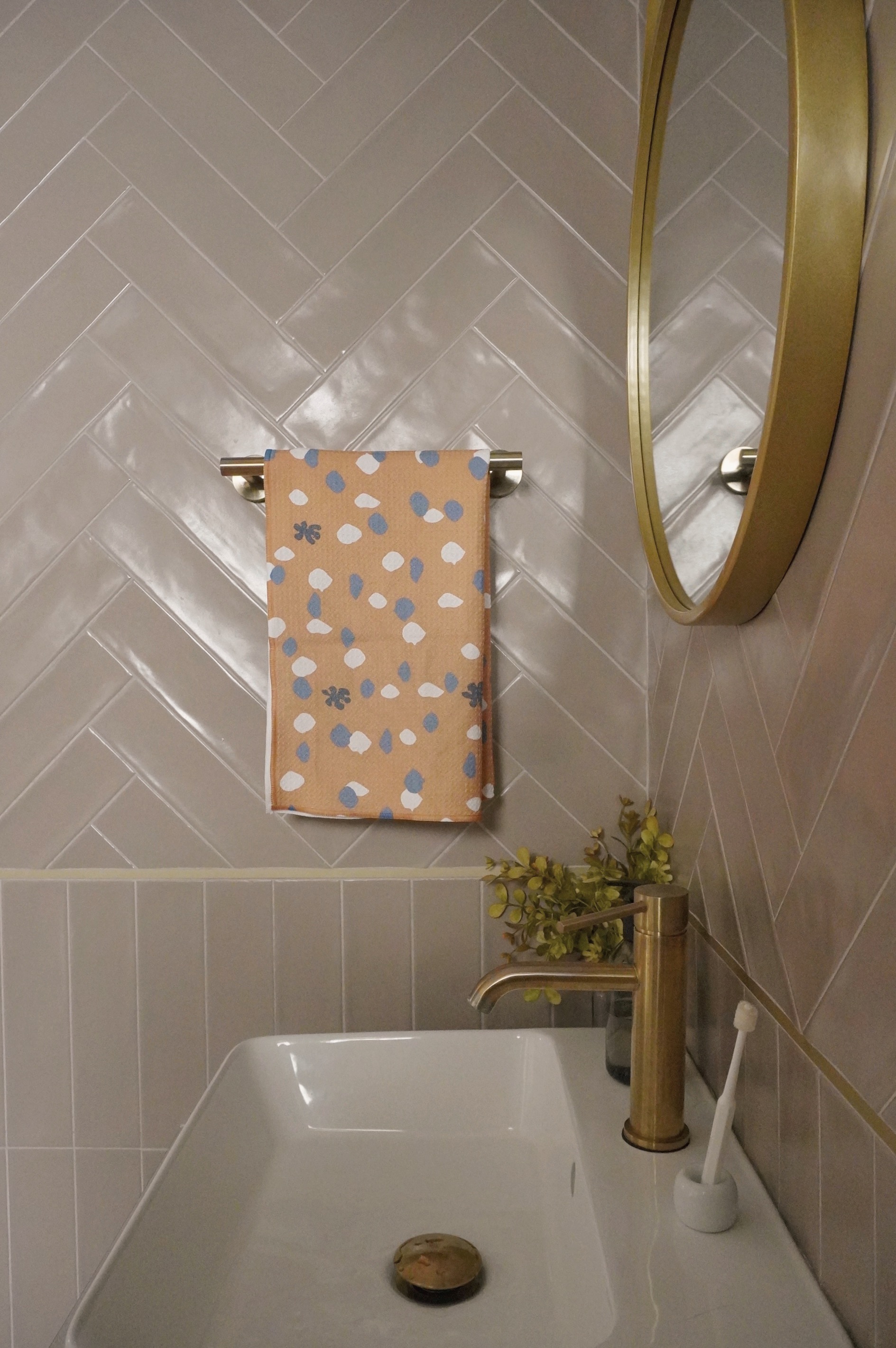 Pops of Color in Our Neutral Modern Farmhouse