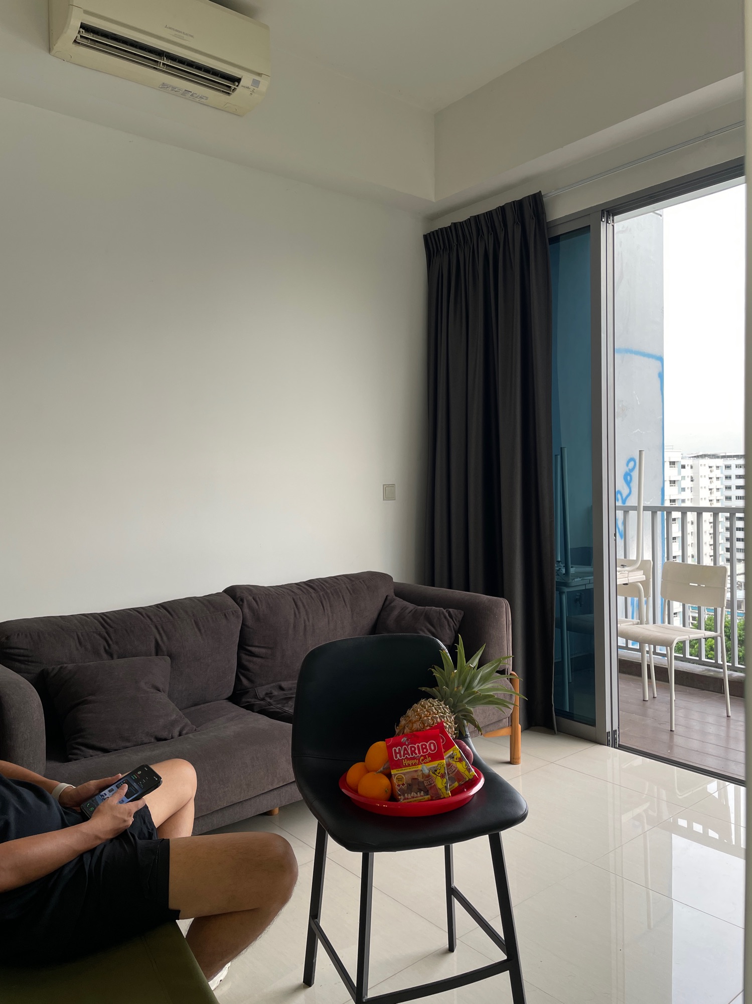 (29F & 28M) 1BR Condo. Can meh?