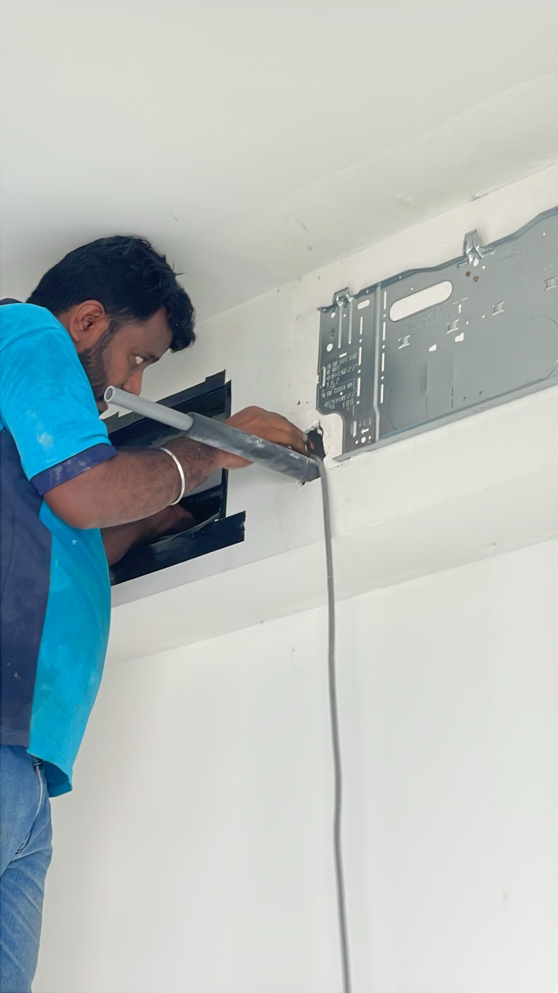 (29F & 28M) 1BR Condo. Can meh?