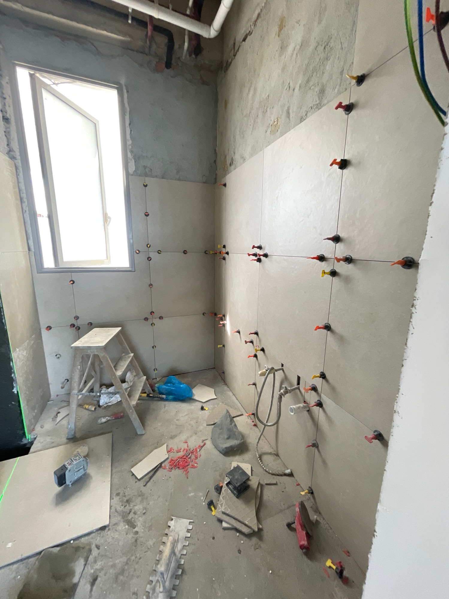 (29F & 28M) 1BR Condo. Can meh?