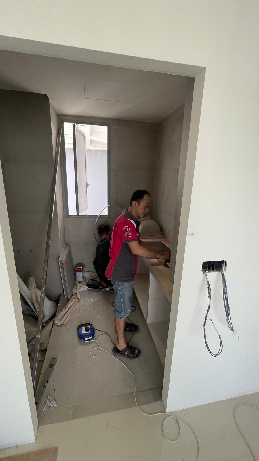 (29F & 28M) 1BR Condo. Can meh?