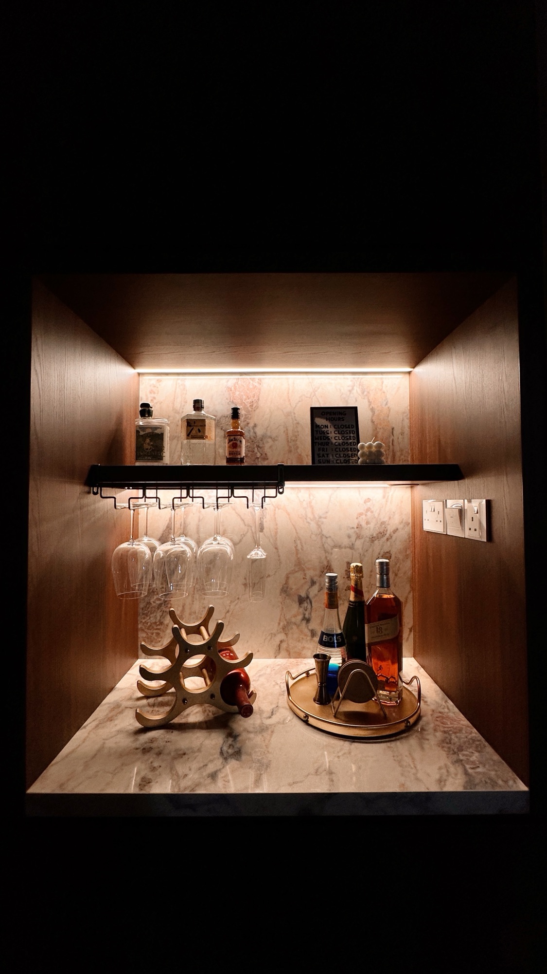 Laminates, Tiles + Paint Colours