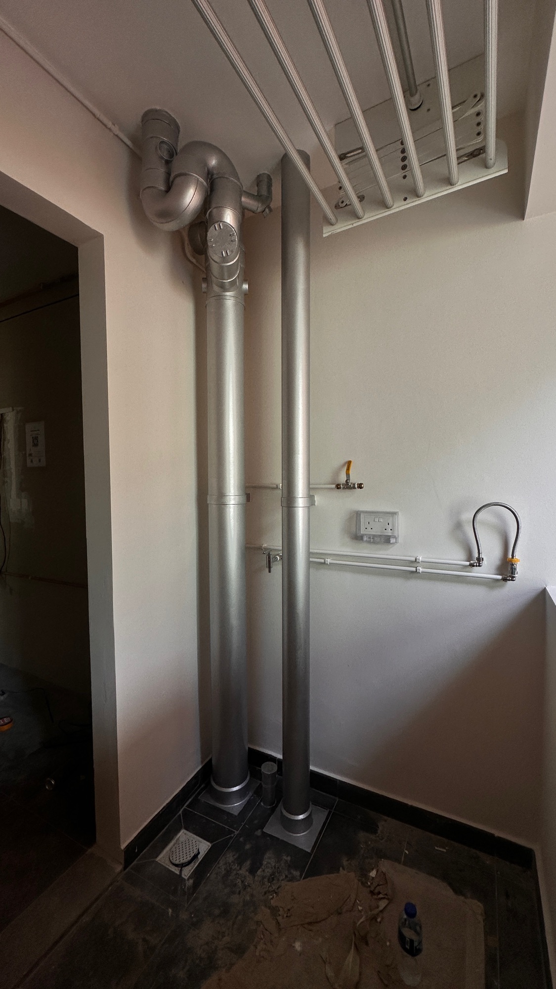 Laminates, Tiles + Paint Colours