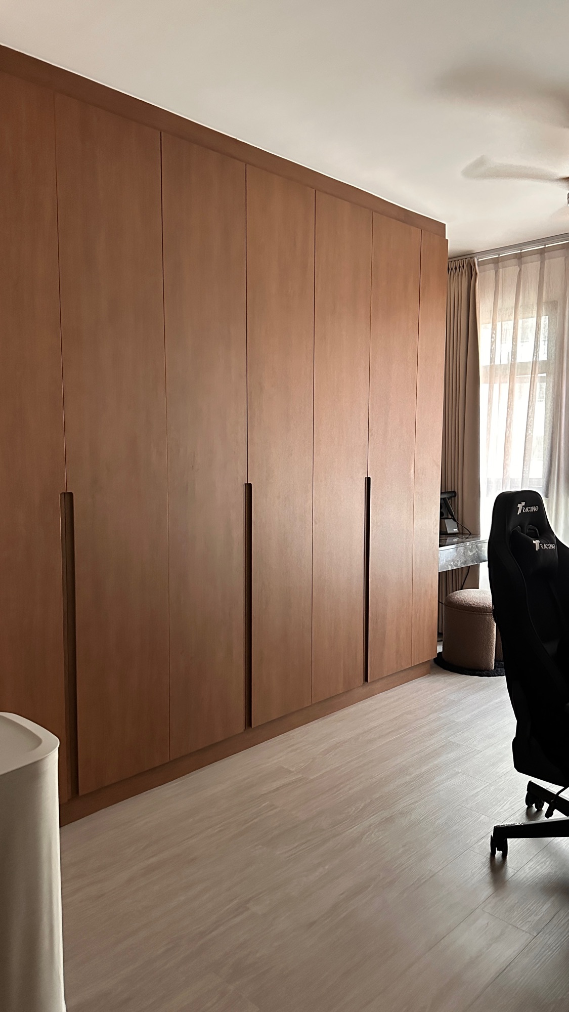 Laminates, Tiles + Paint Colours