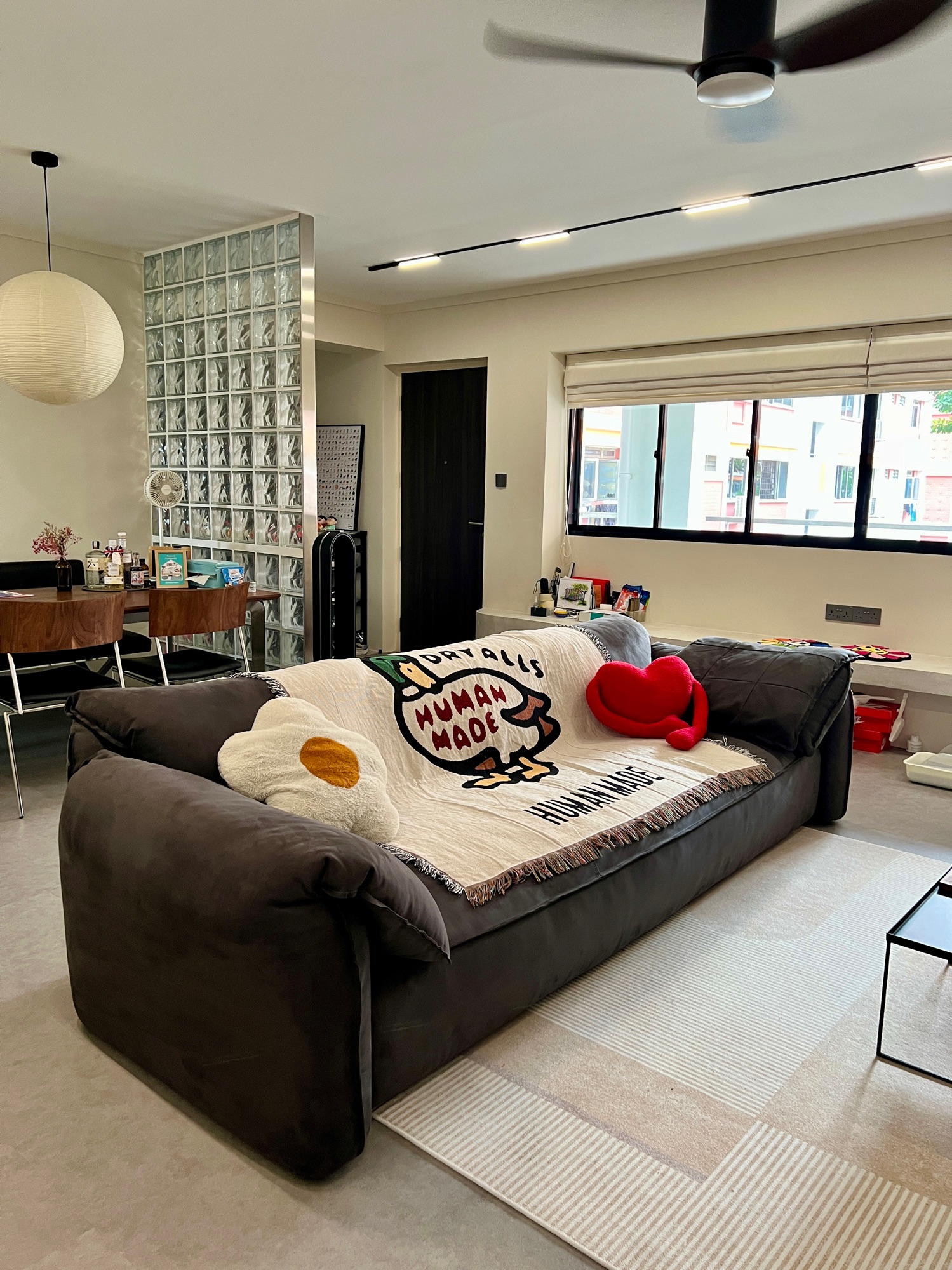 Size matters (Yes, even rugs). A 2monkeys PSA 🙉🙊