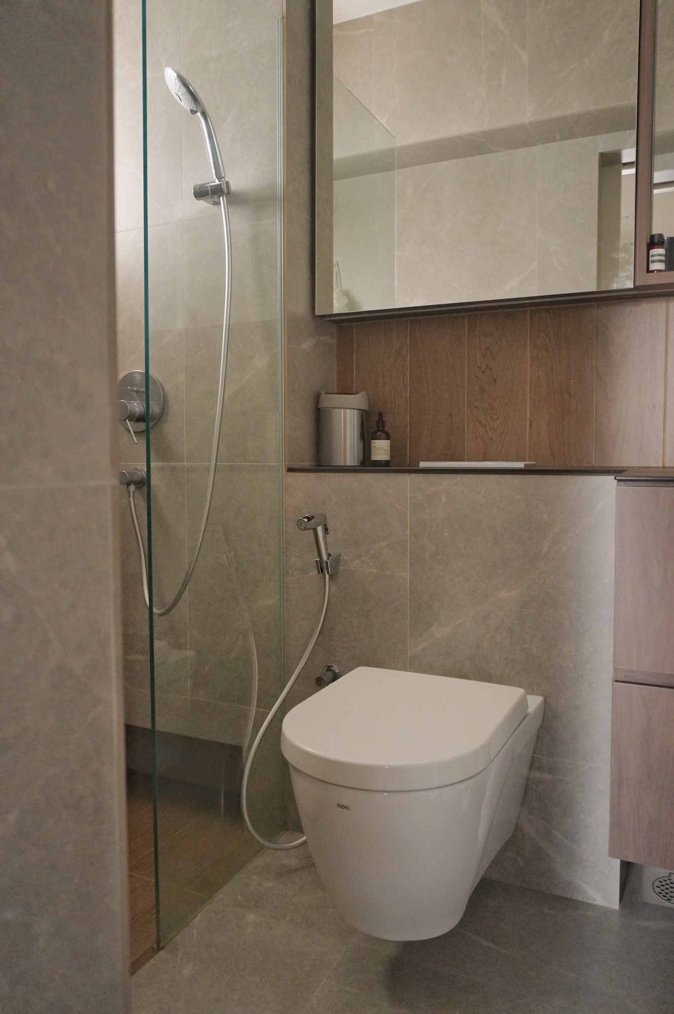 Our-Bathroom-Choices:-Less-Scrubbing,-More-Living