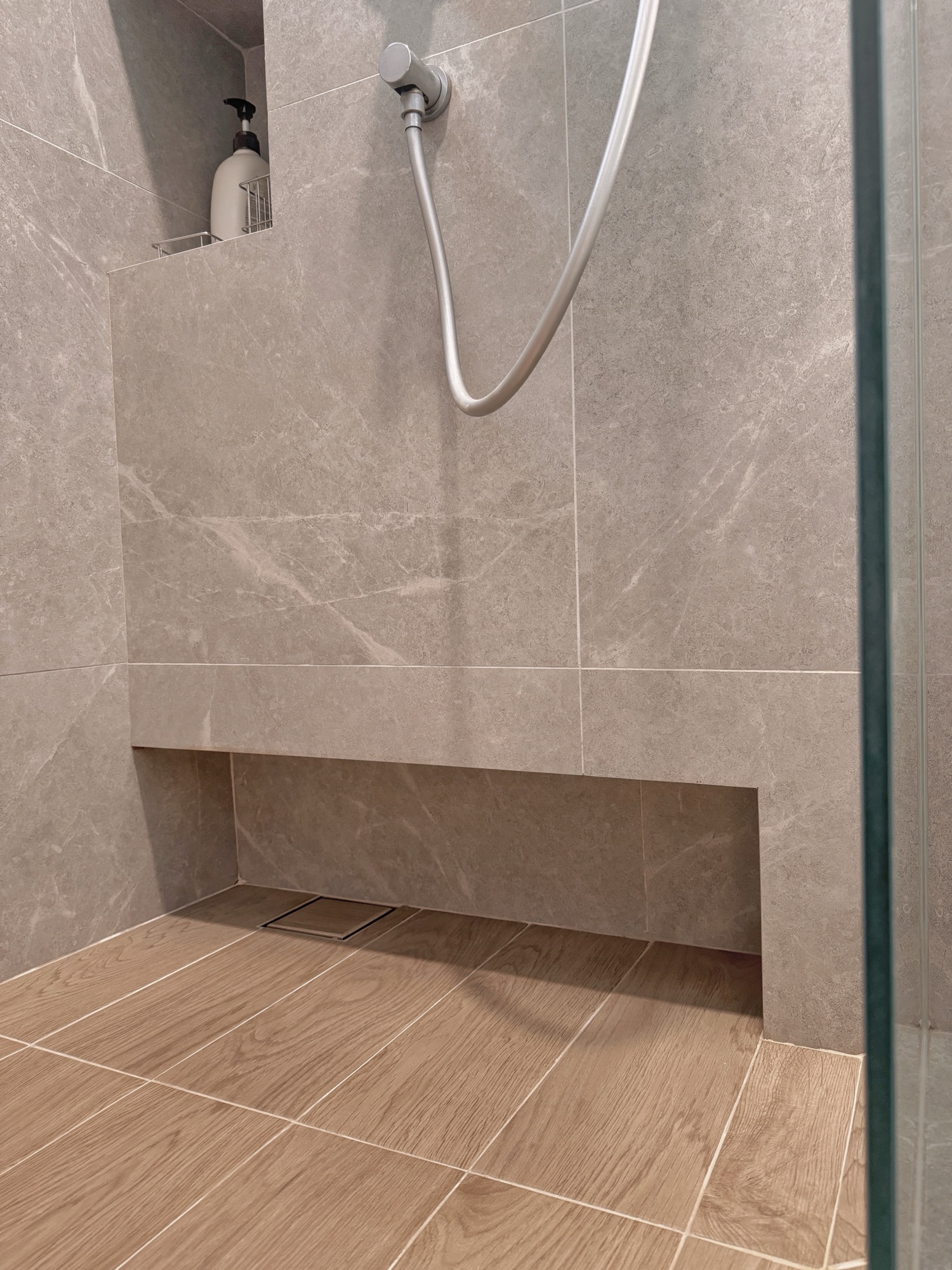 Our Bathroom Choices: Less Scrubbing, More Living