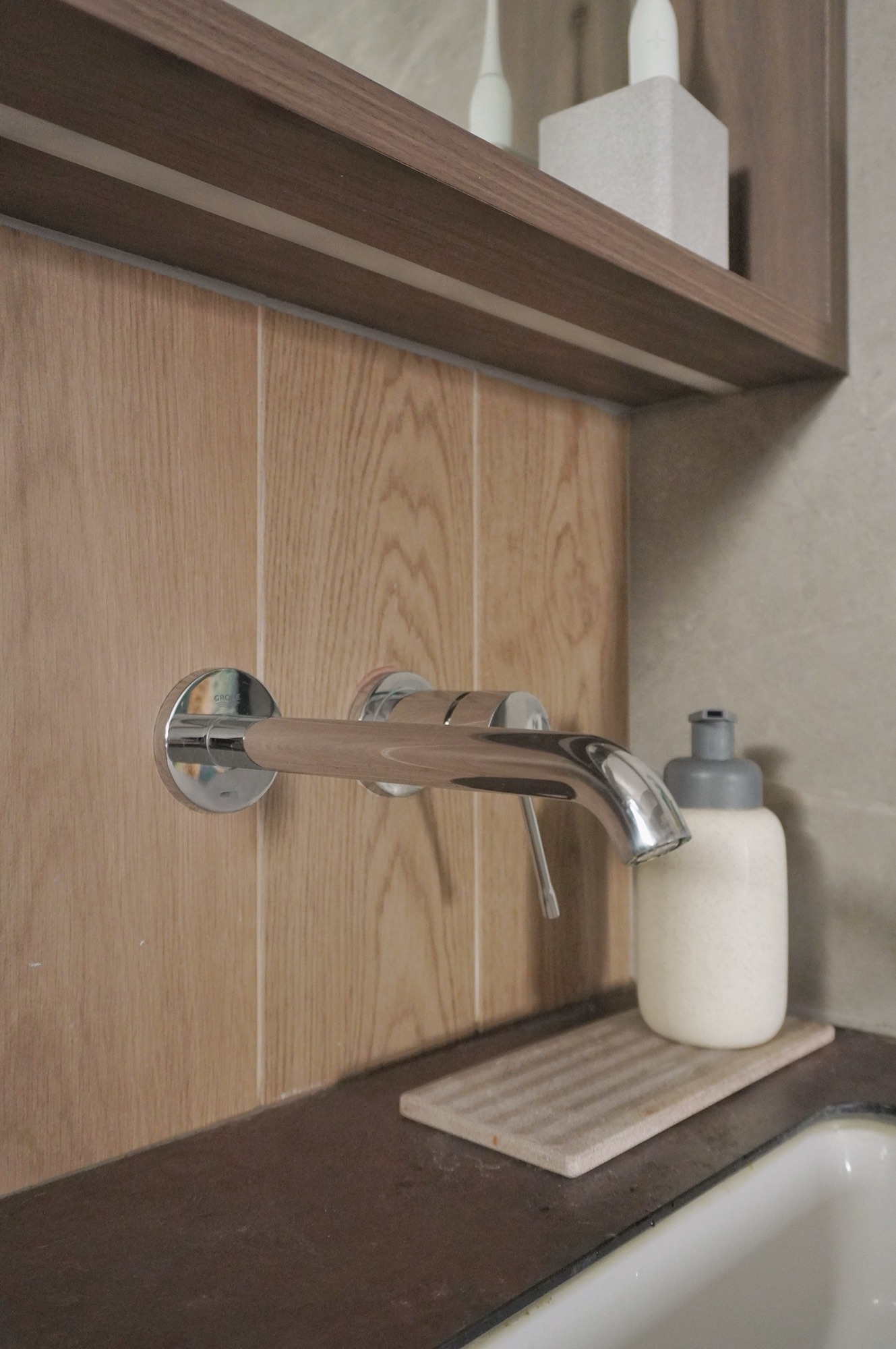 Our Bathroom Choices: Less Scrubbing, More Living