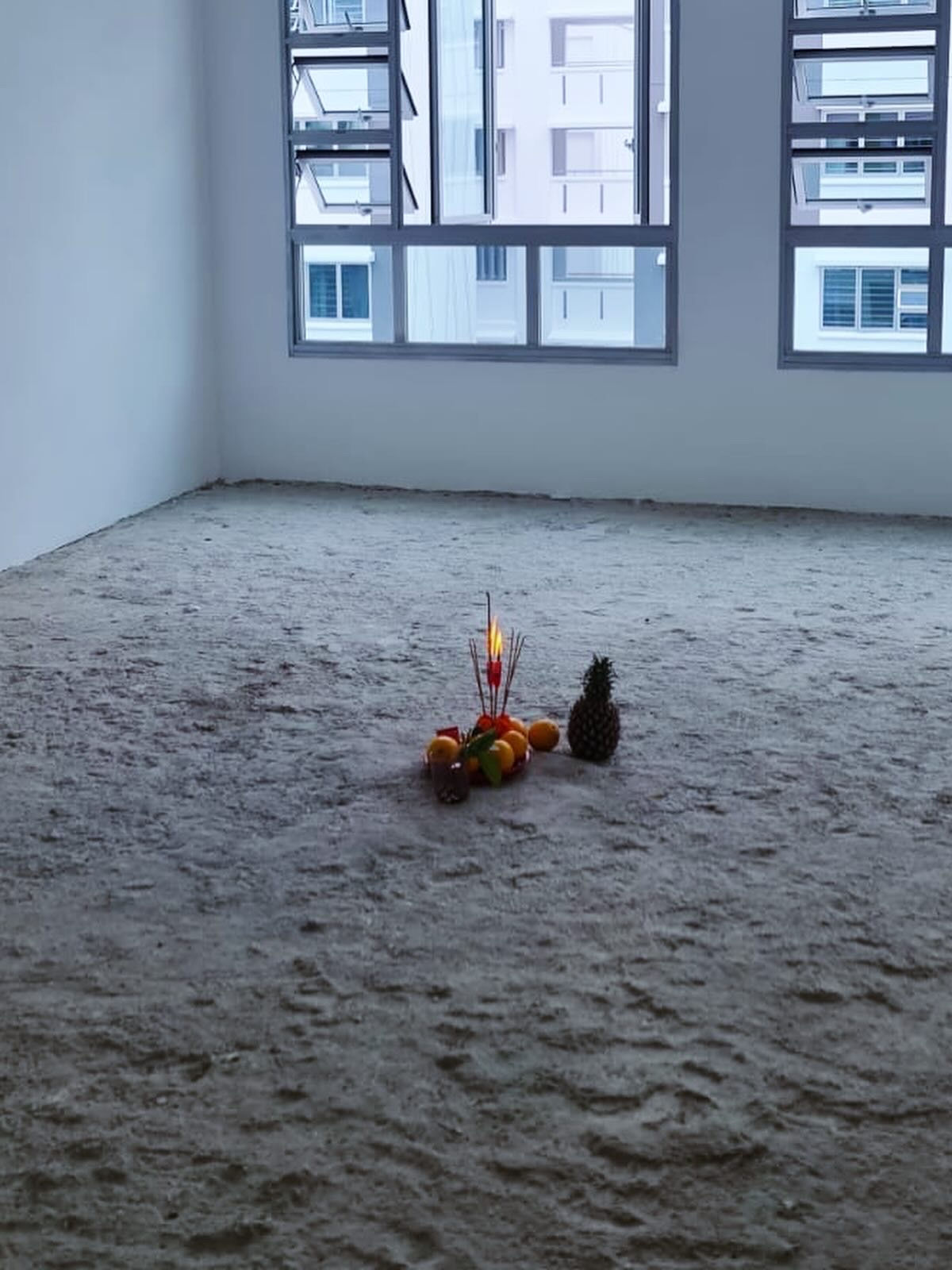 Simple-door-opening-ceremony-you-can-DIY