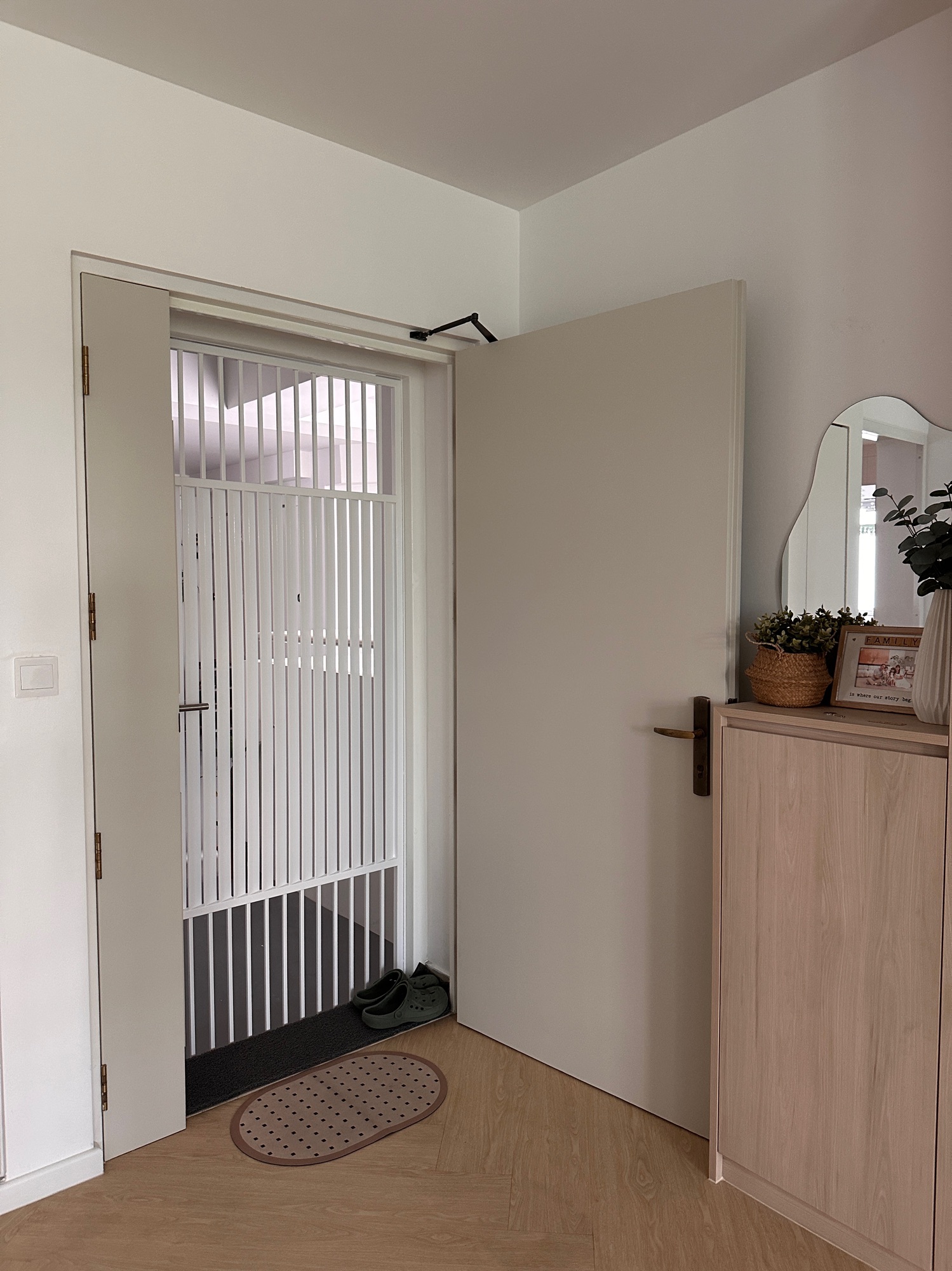 House tour of our budget friendly reno resale house