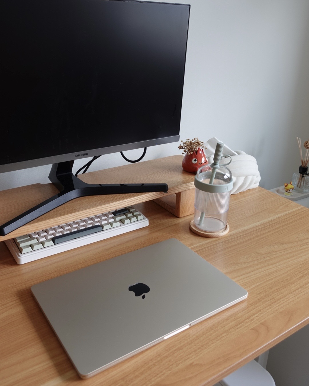 WFH Setup, But Make It Aesthetic 🍃