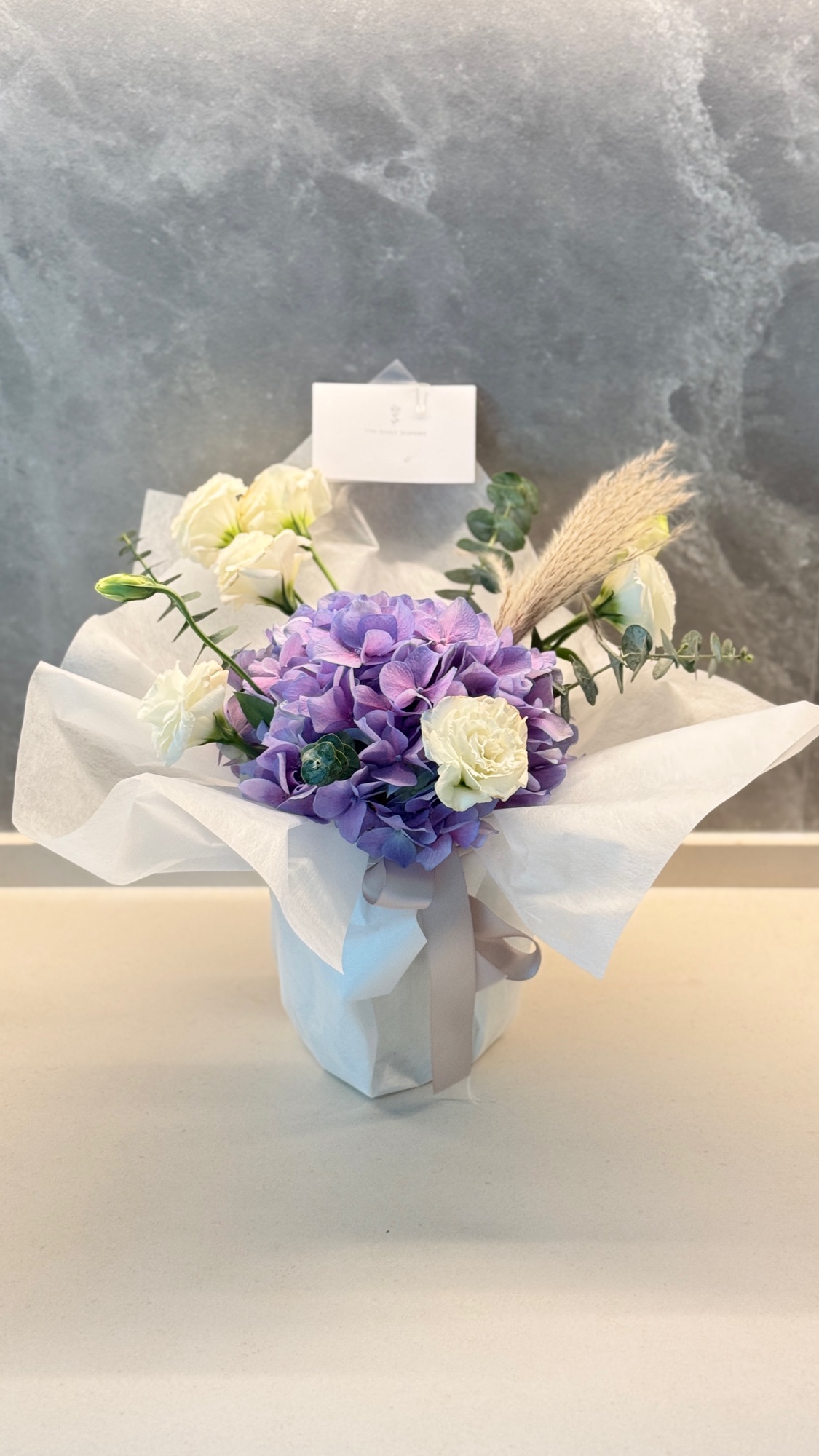 A Kitchen That Brings the Sky Indoors ☁️