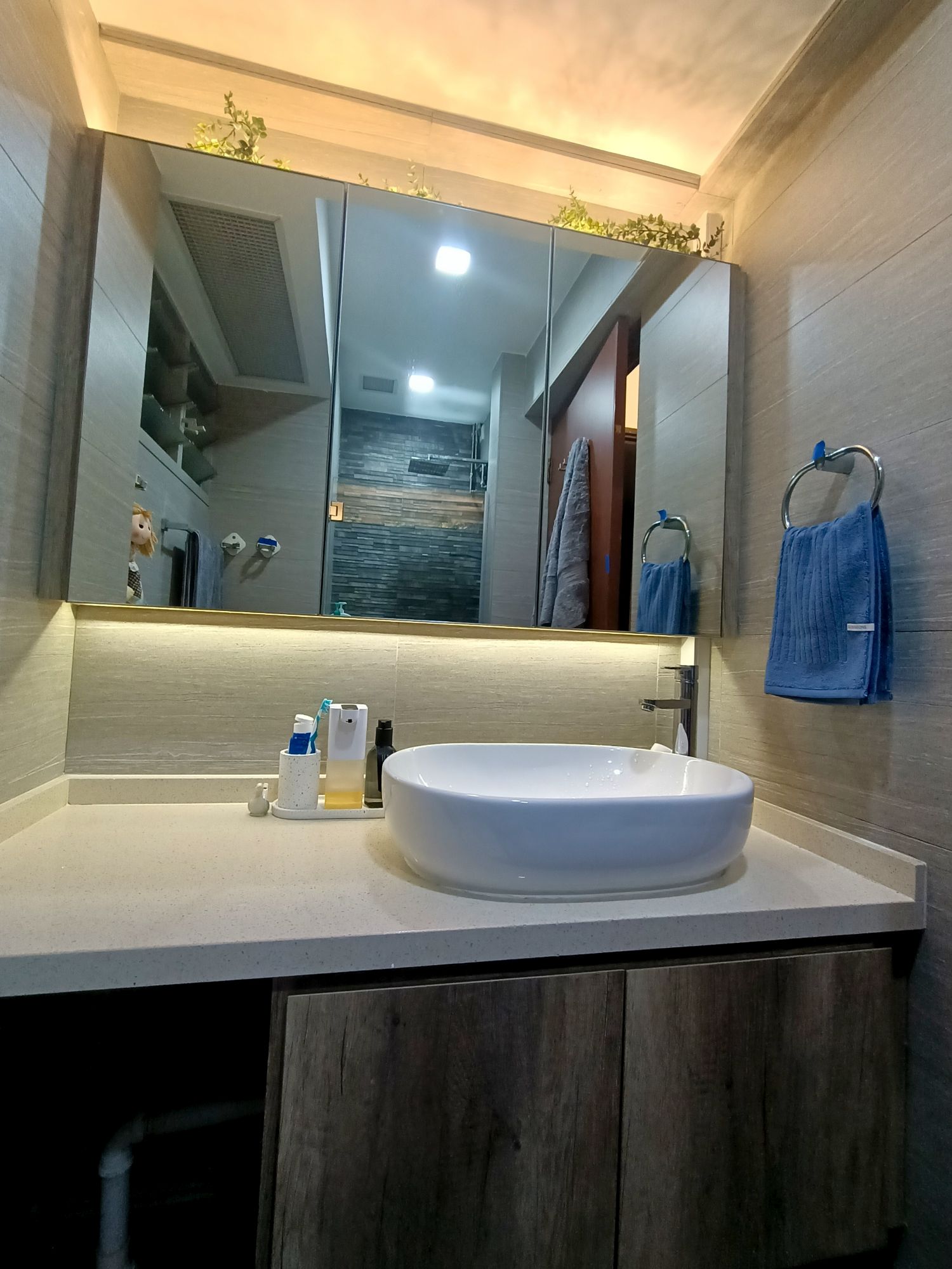 Twinkle-Twinkle-Different-Lights---Bathroom-Edition-