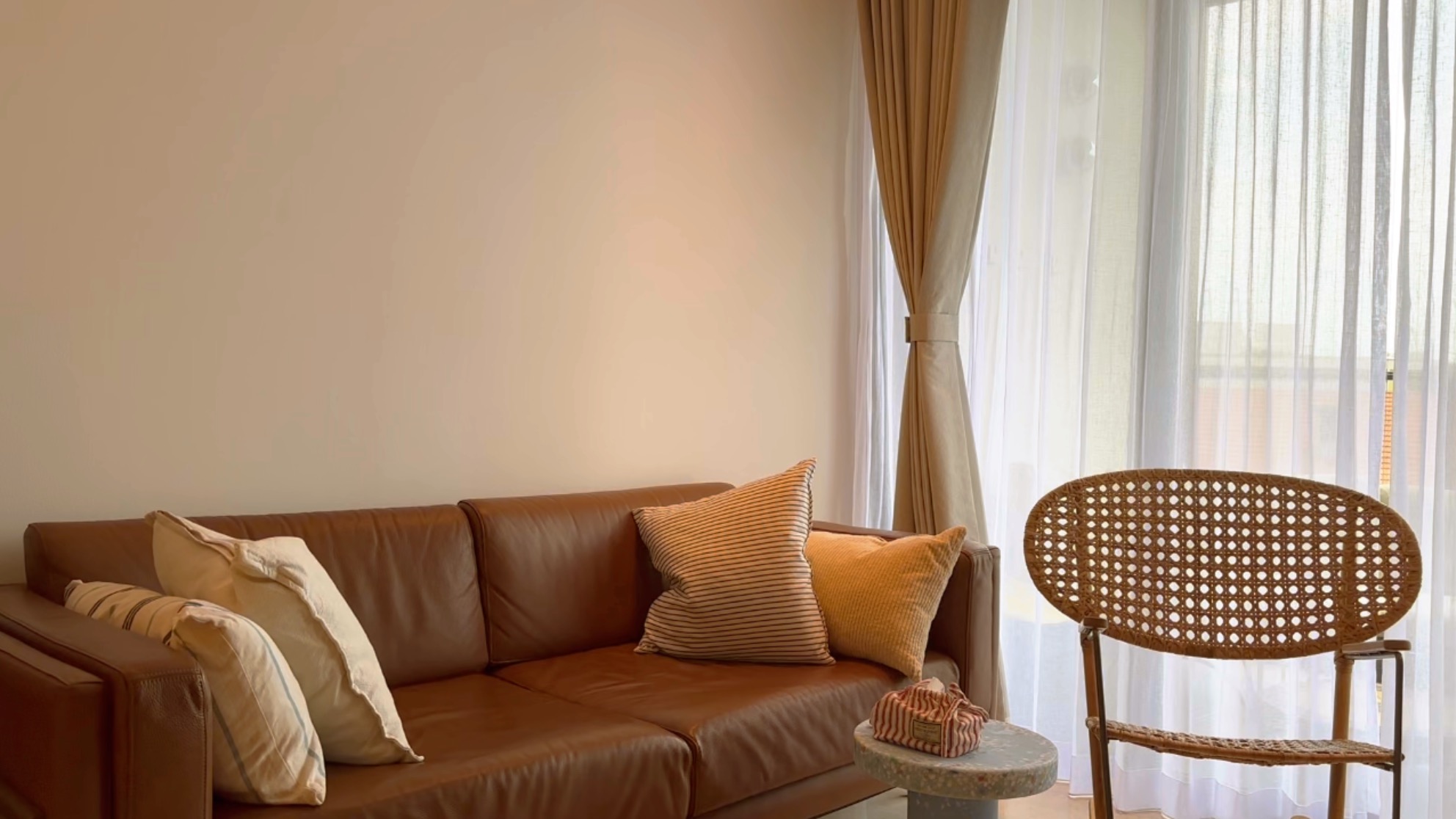 Home Tour: Xiao Hong Shu-inspired 1109sqft home ✨ Mid modern century