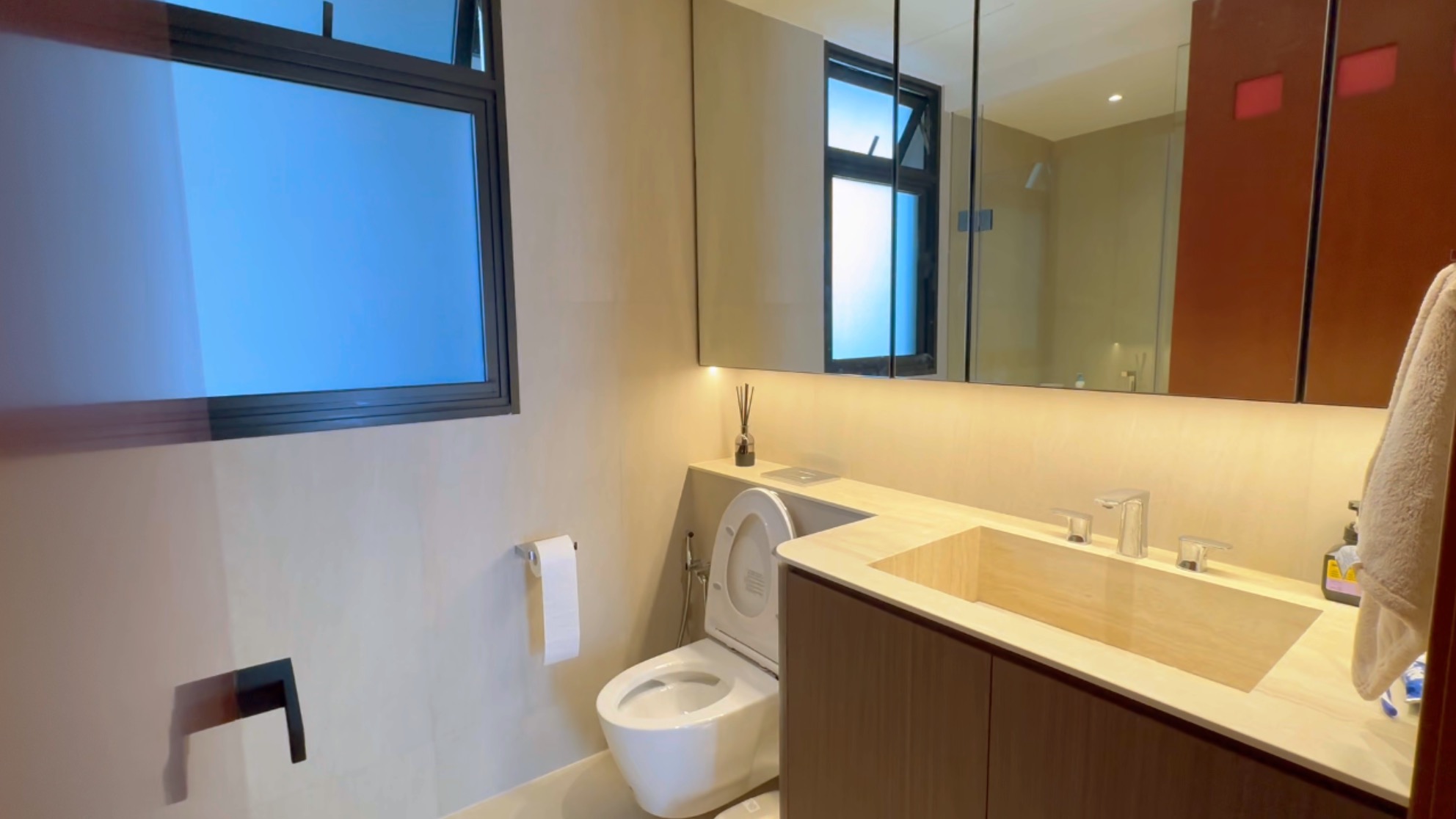 Home-Tour:-Xiao-Hong-Shu-inspired-1109sqft-home-✨-Mid-modern-century