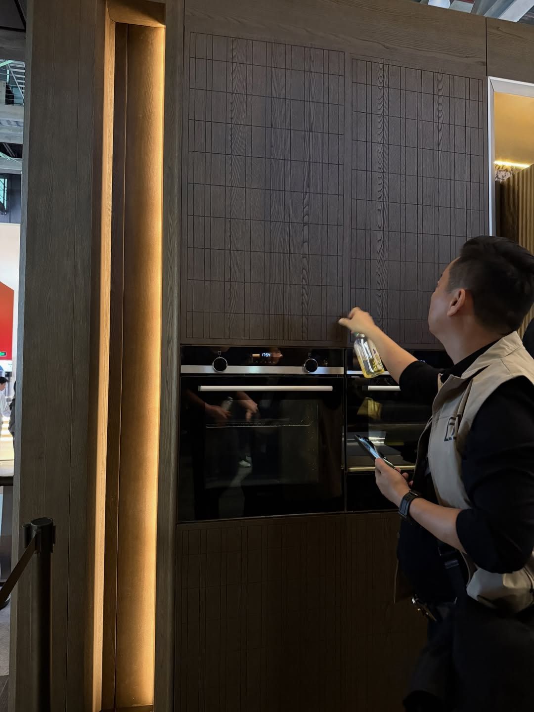 Sophisticated kitchen cabinet design